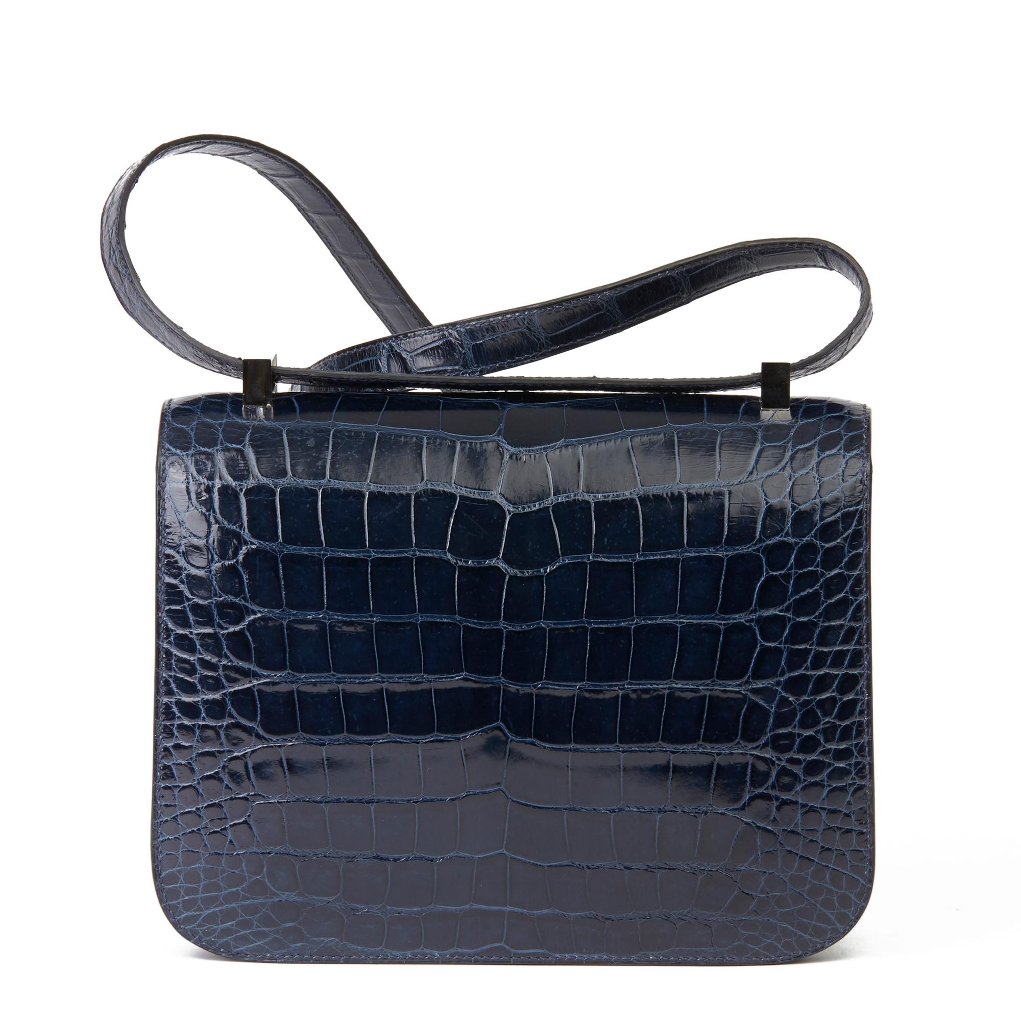 Hermès Bleu Saphir Shiny Mississippiensis Alligator Leather Constance 23 In Good Condition In Bishop's Stortford, Hertfordshire