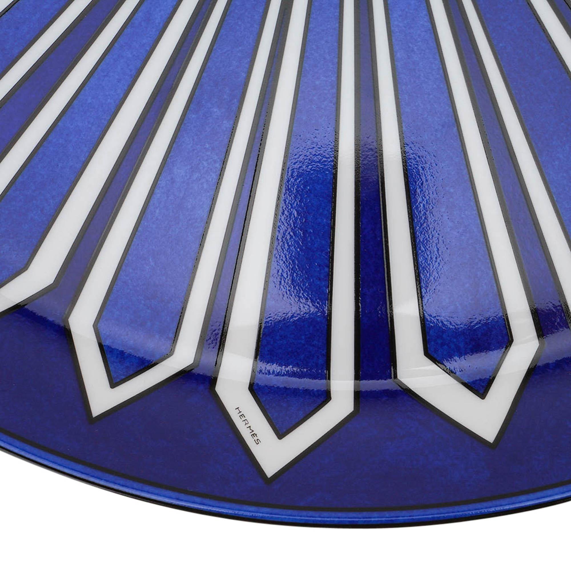 Hermes Bleus d'Ailleurs Round Tart Platter In New Condition For Sale In Miami, FL