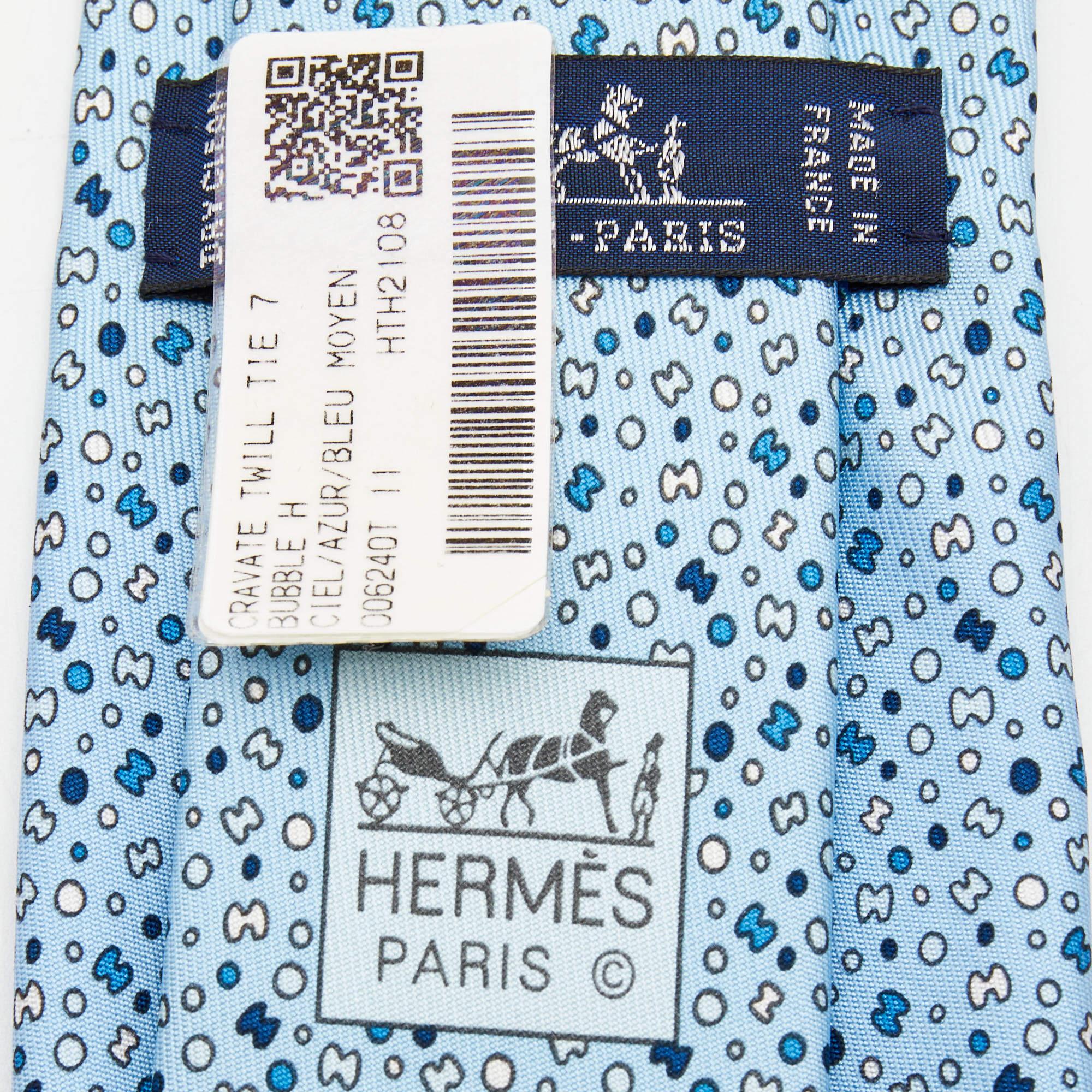 Hermès Blue 7 Bubble H Printed Silk Slim Tie In Excellent Condition In Dubai, Al Qouz 2