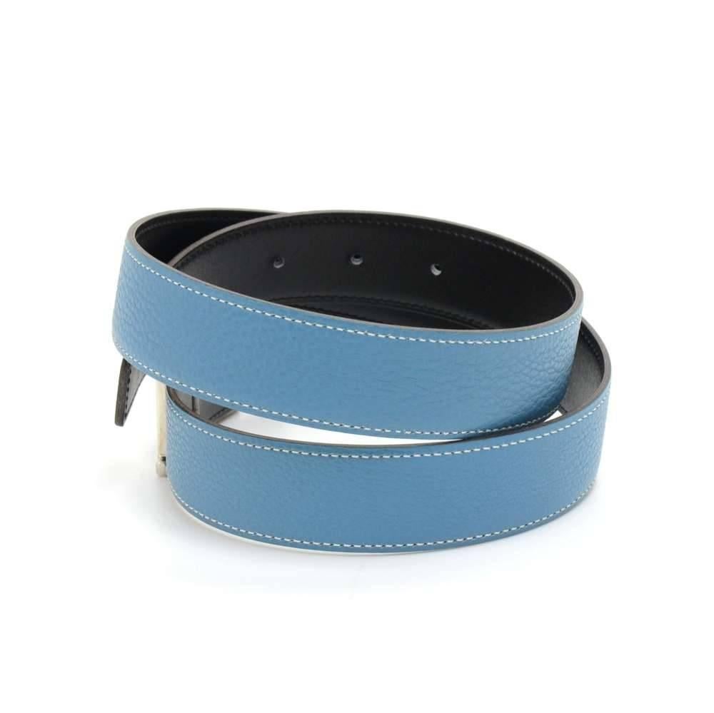 Hermes Blue and Black Reversible Leather Silver Tone H buckle Belt Size 75  In Good Condition In Fukuoka, Kyushu