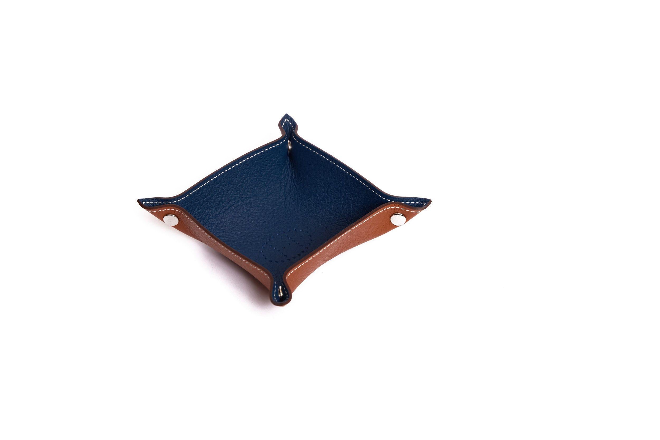 Hermès catch all desk tray in blue and brown leather. The 
