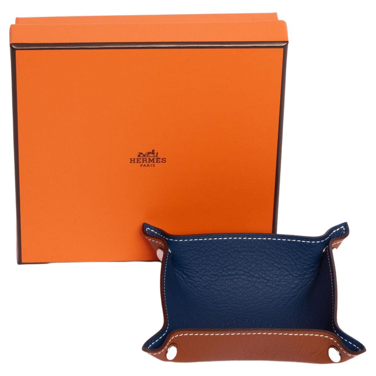 Hermès Blau und Braun Catch All im Angebot