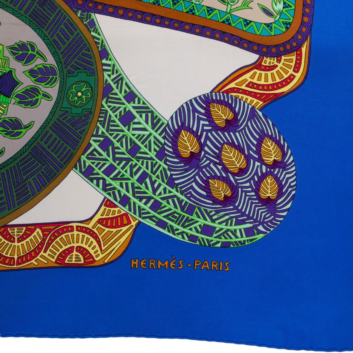 Blauer ART DES STEPPES 90 Schal aus Seide von Hermes im Zustand „Hervorragend“ im Angebot in Zürich, CH