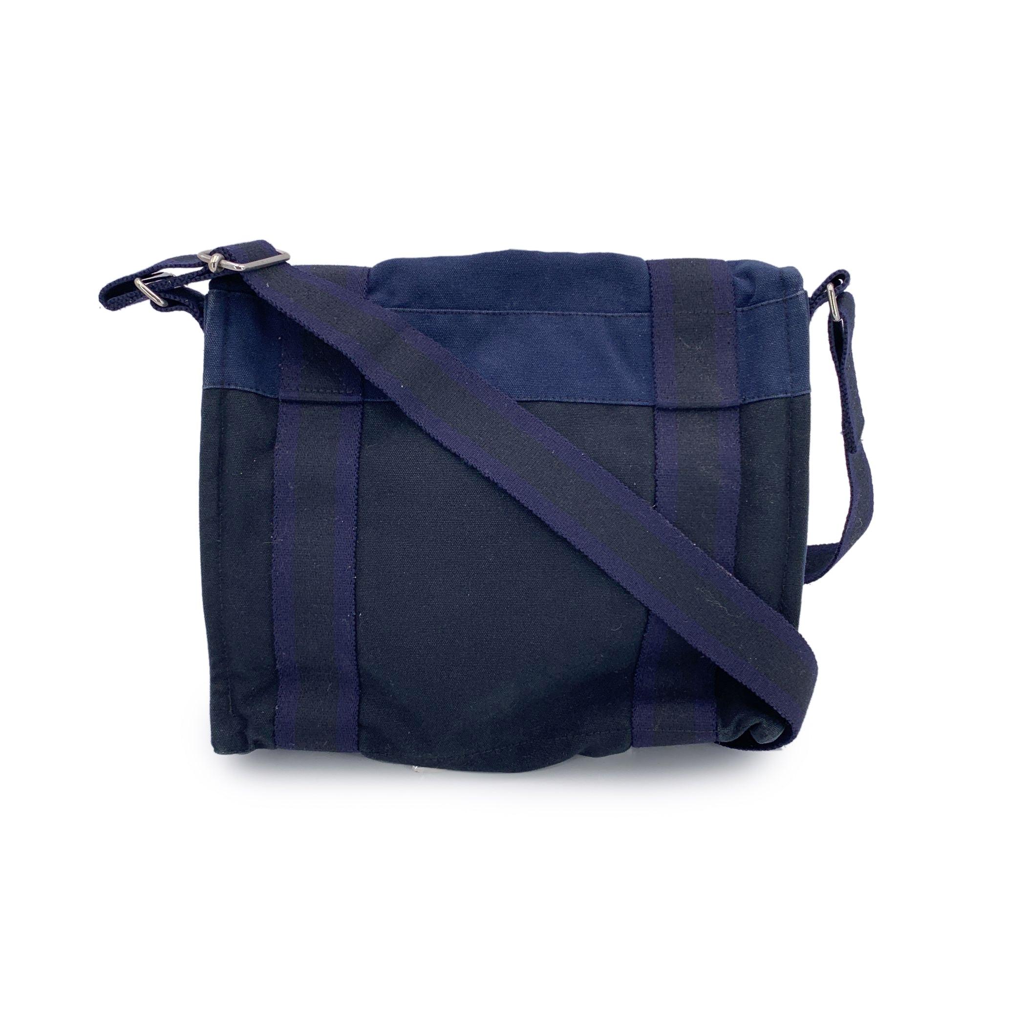 Hermes Blue Black Cotton Canvas Fourre Tout Besace Messenger Bag In Good Condition For Sale In Rome, Rome