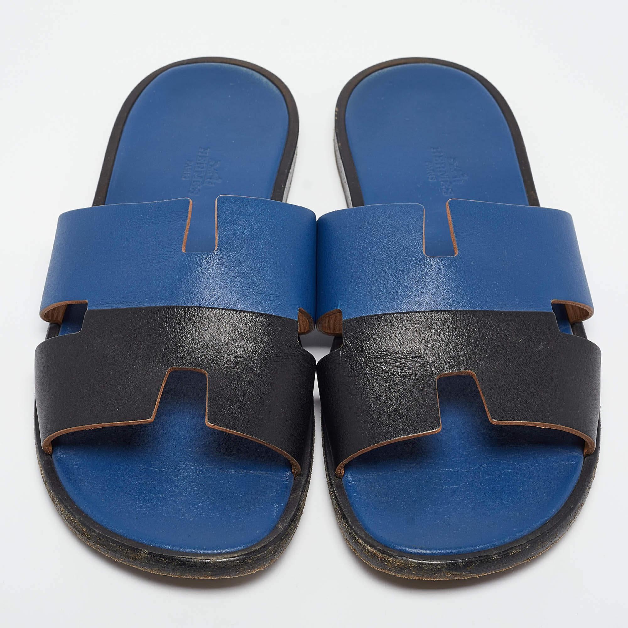 Hermes Blue/Black Leather Izmir Sandals Size 43.5 In Fair Condition In Dubai, Al Qouz 2