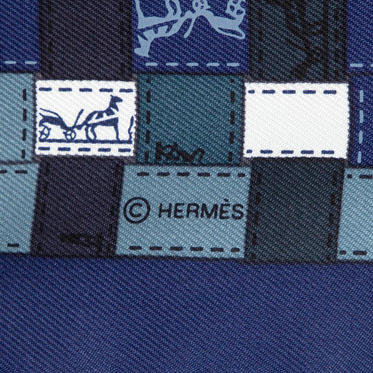 Hermes blue BOLDUC AU CARRE 90 Scarf silk MARINE JAUNE OCRE In New Condition In Zürich, CH