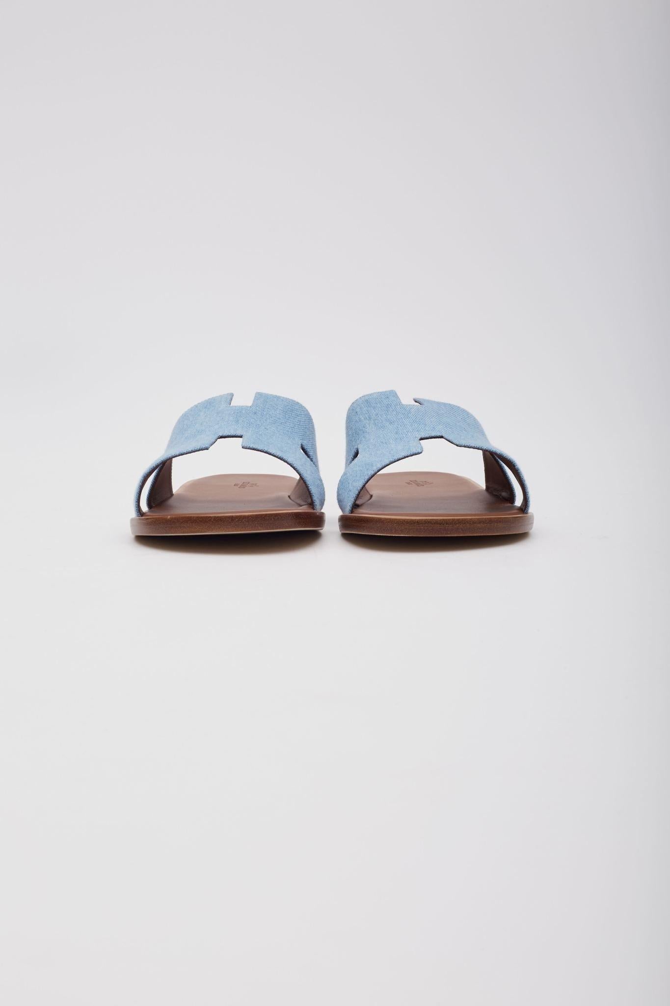 Hermès Blue Denim Izmir Sandal (EU 47) In New Condition For Sale In Montreal, Quebec
