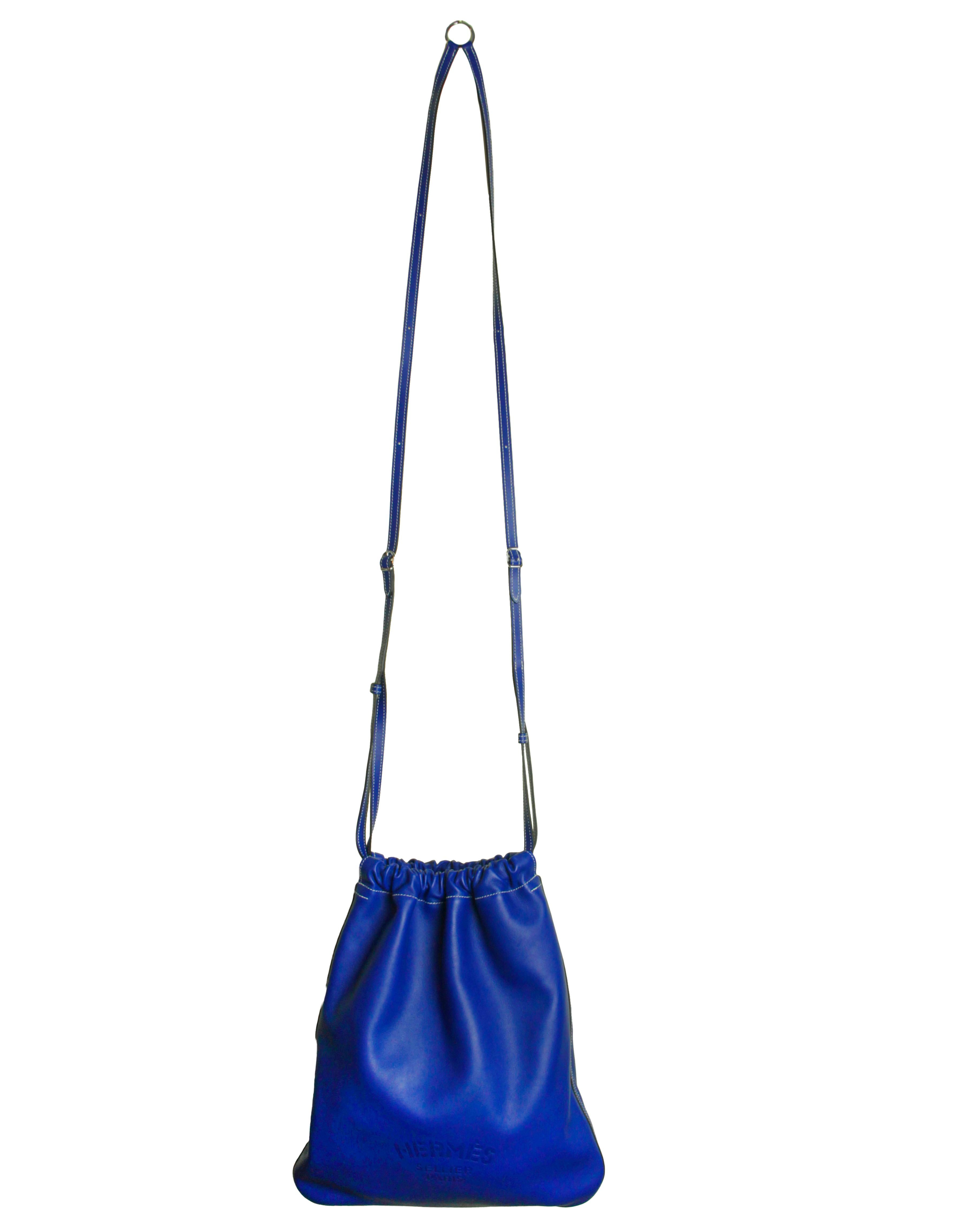 Hermes Blau Electric Bridado Convertible Crossbody / Rucksack Tasche rt. $4, 750 im Zustand „Neu“ im Angebot in New York, NY