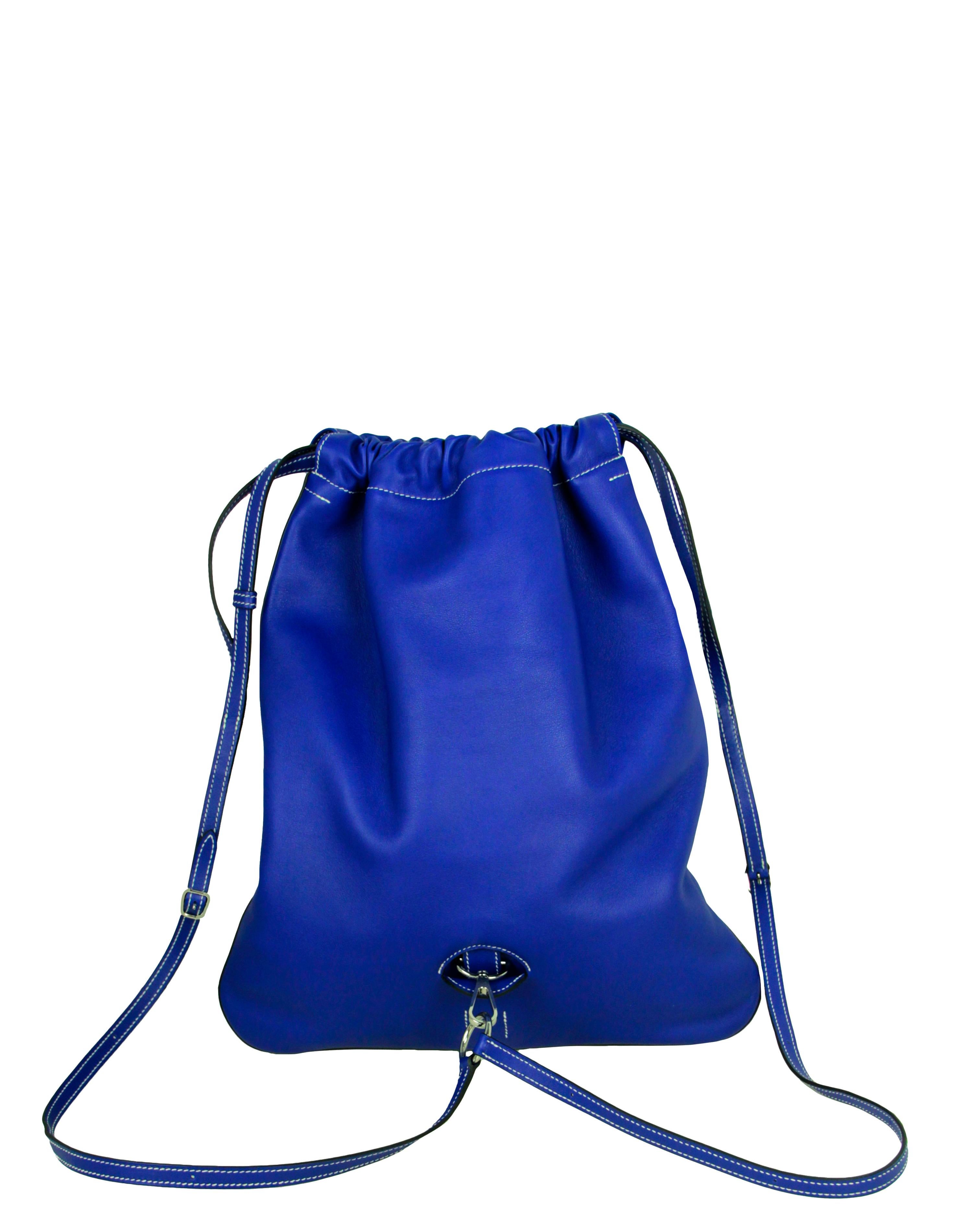 Hermes Blau Electric Bridado Convertible Crossbody / Rucksack Tasche rt. $4, 750 für Damen oder Herren im Angebot