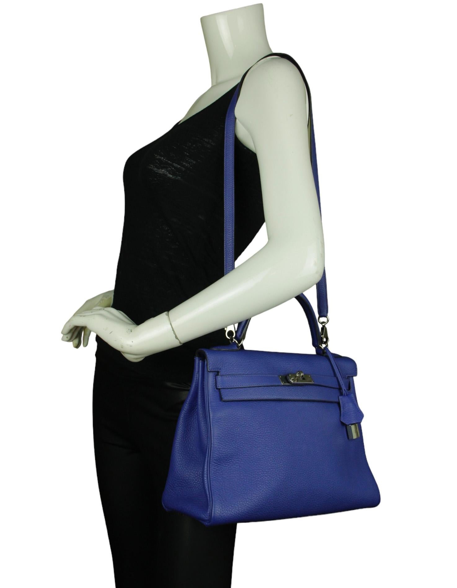 Bolso Kelly Hermes Azul Togo Eléctrico 32cm Piel Paladio

Fabricado en: Francia
Año de producción: 2013
Color: Azul eléctrico
Materiales: Cuero de Togo
Forro: Cuero Chevre
Herrajes: Paladio
Bolsillos exteriores: N/A
Bolsillos interiores: Uno con