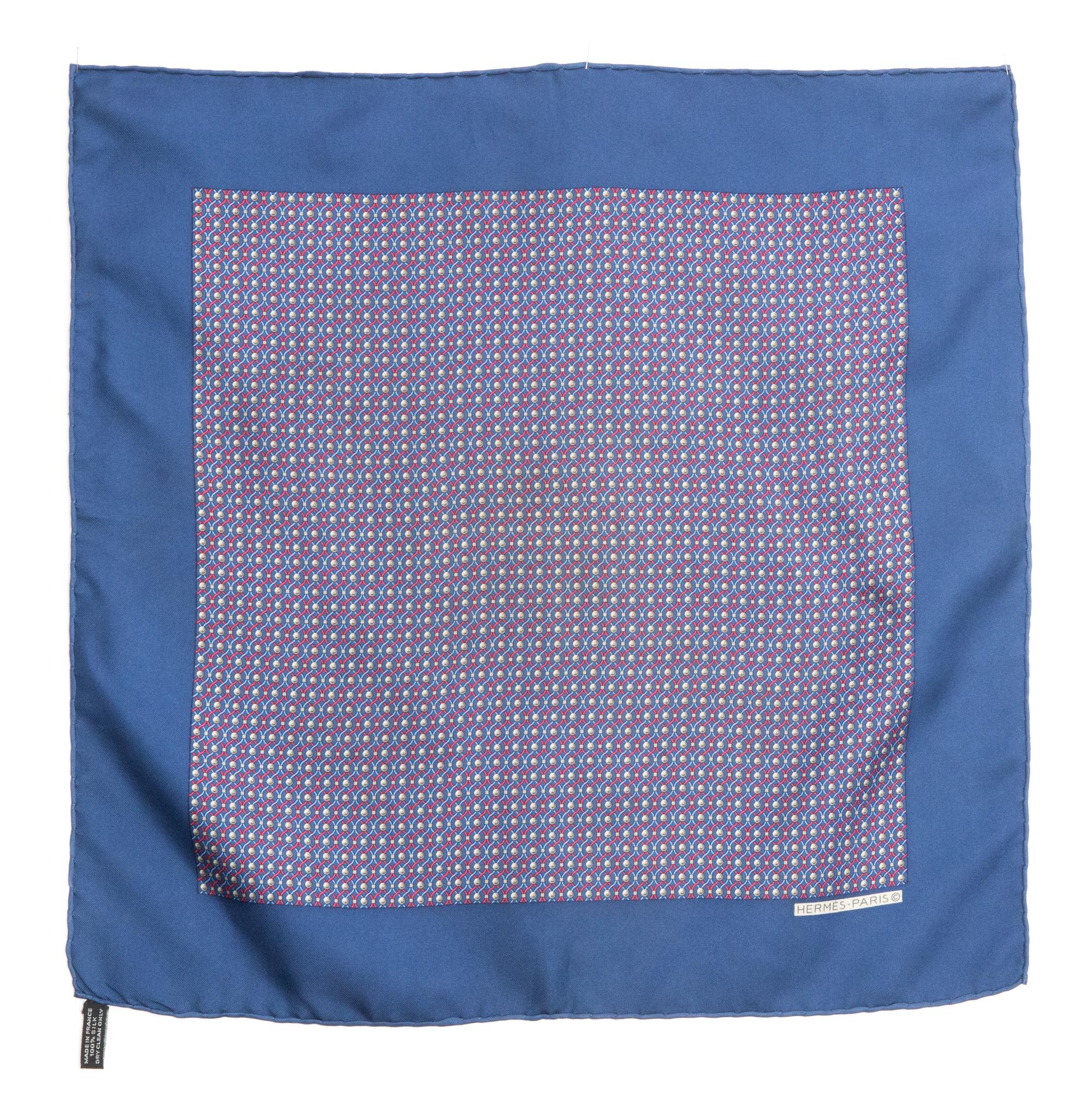 Pañuelo de seda azul Gavroche Hermes en venta 2