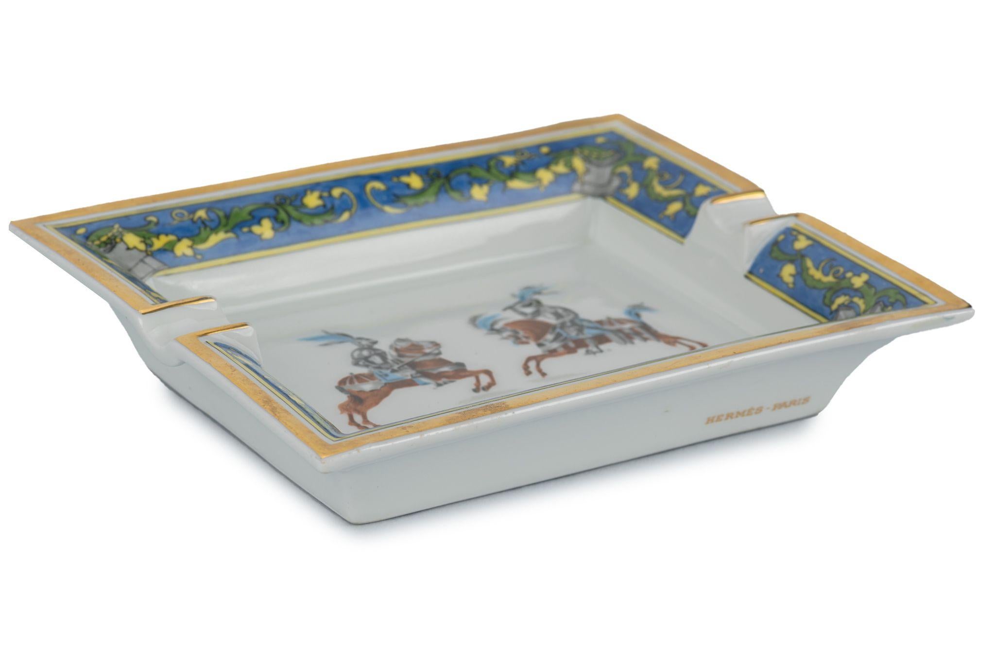 Grigio Hermès Blue Gold Paris Knights Ashtray in vendita