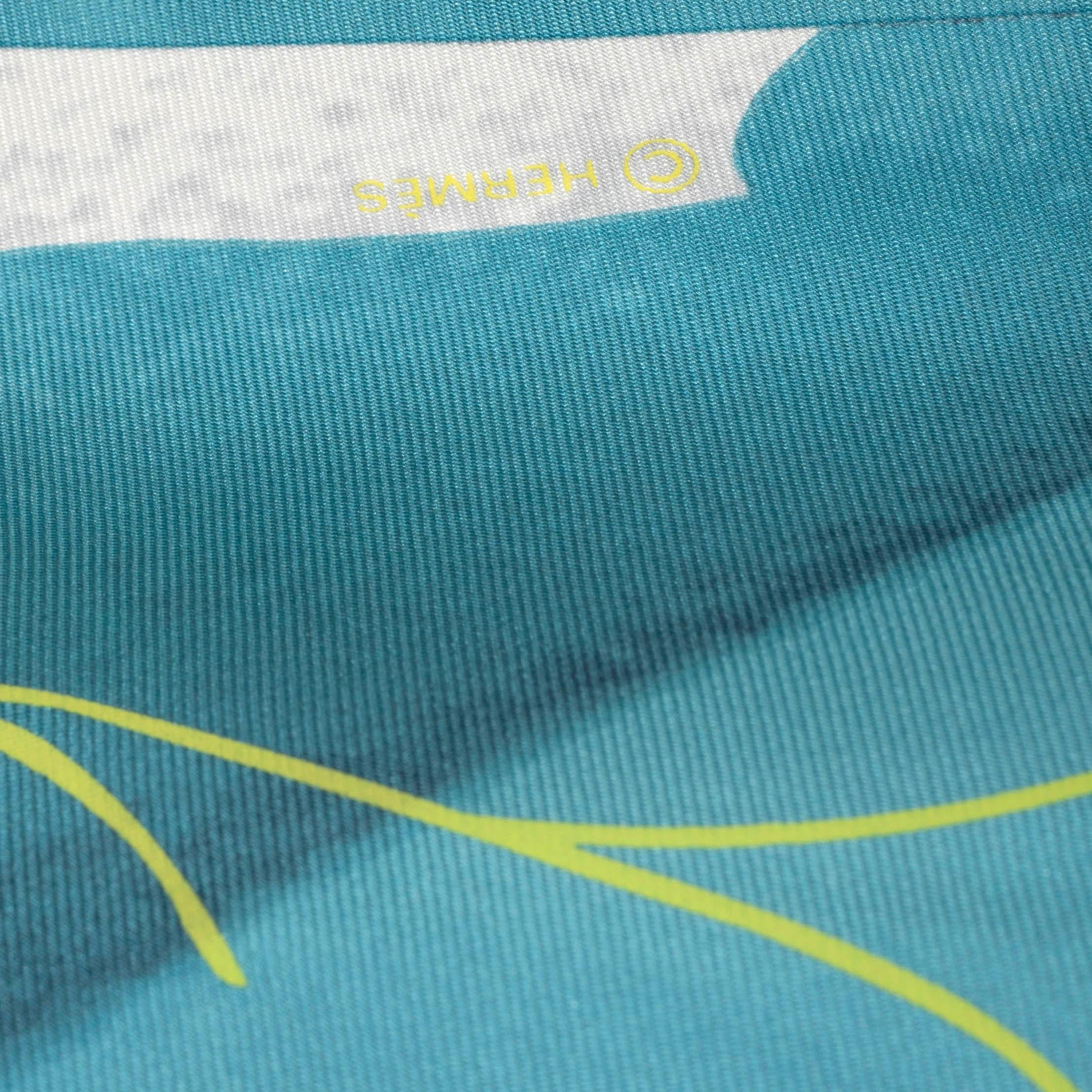 Women's or Men's HERMES blue grey silk LE MONDE EST UNE FLEUVE POINTU Scarf For Sale