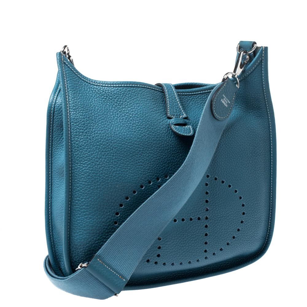 Hermes Blue Izmir Clemence Leather Evelyne III PM Bag In Good Condition In Dubai, Al Qouz 2