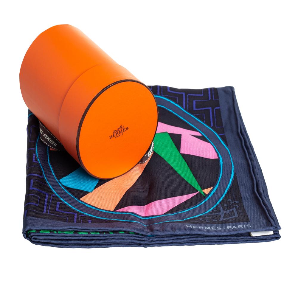 Hermes Blue Jeu De Soie Silk Square Scarf In New Condition In Dubai, Al Qouz 2