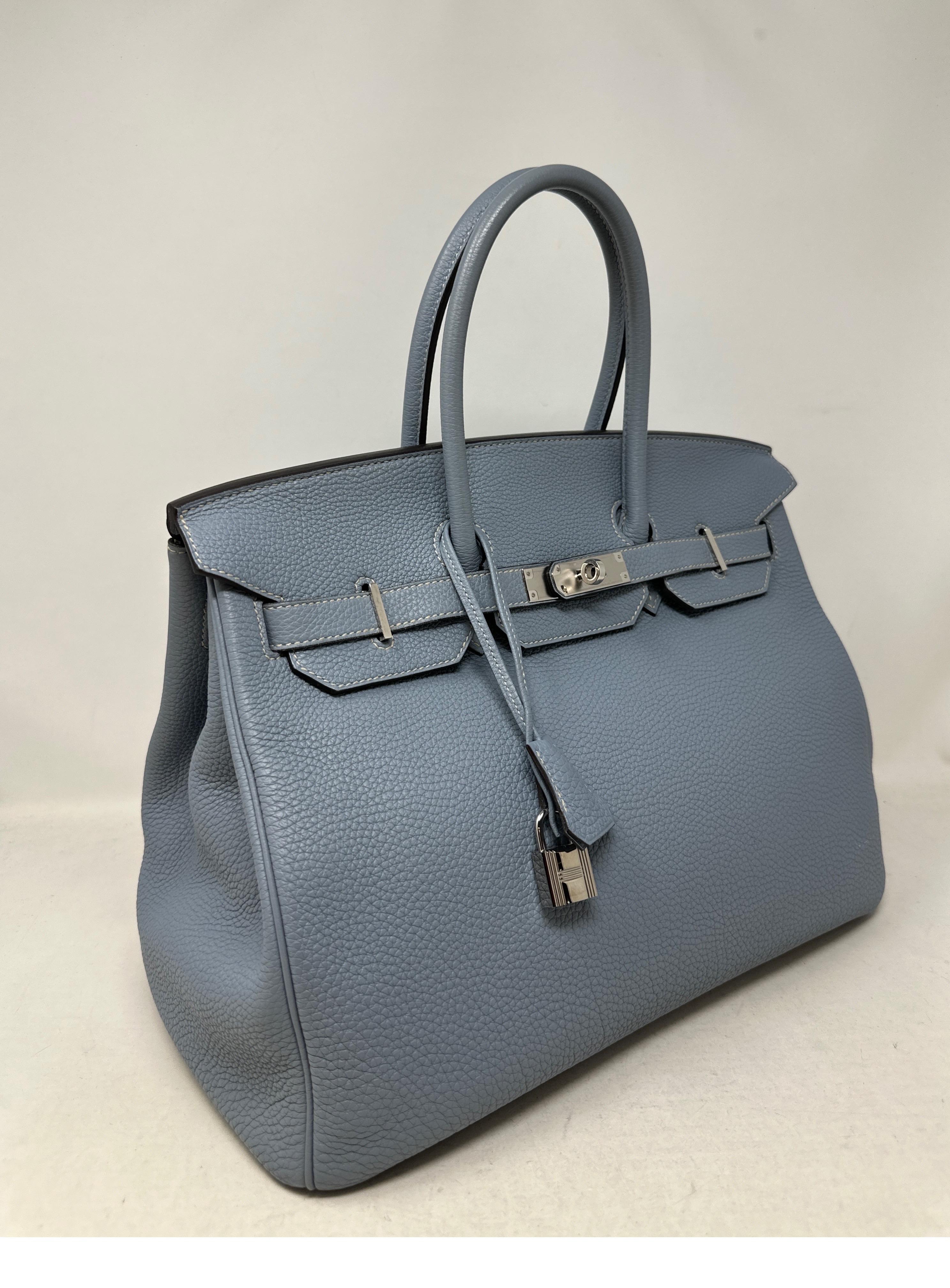 Hermes Blue Lin Birkin 35 Bag  In Excellent Condition In Athens, GA