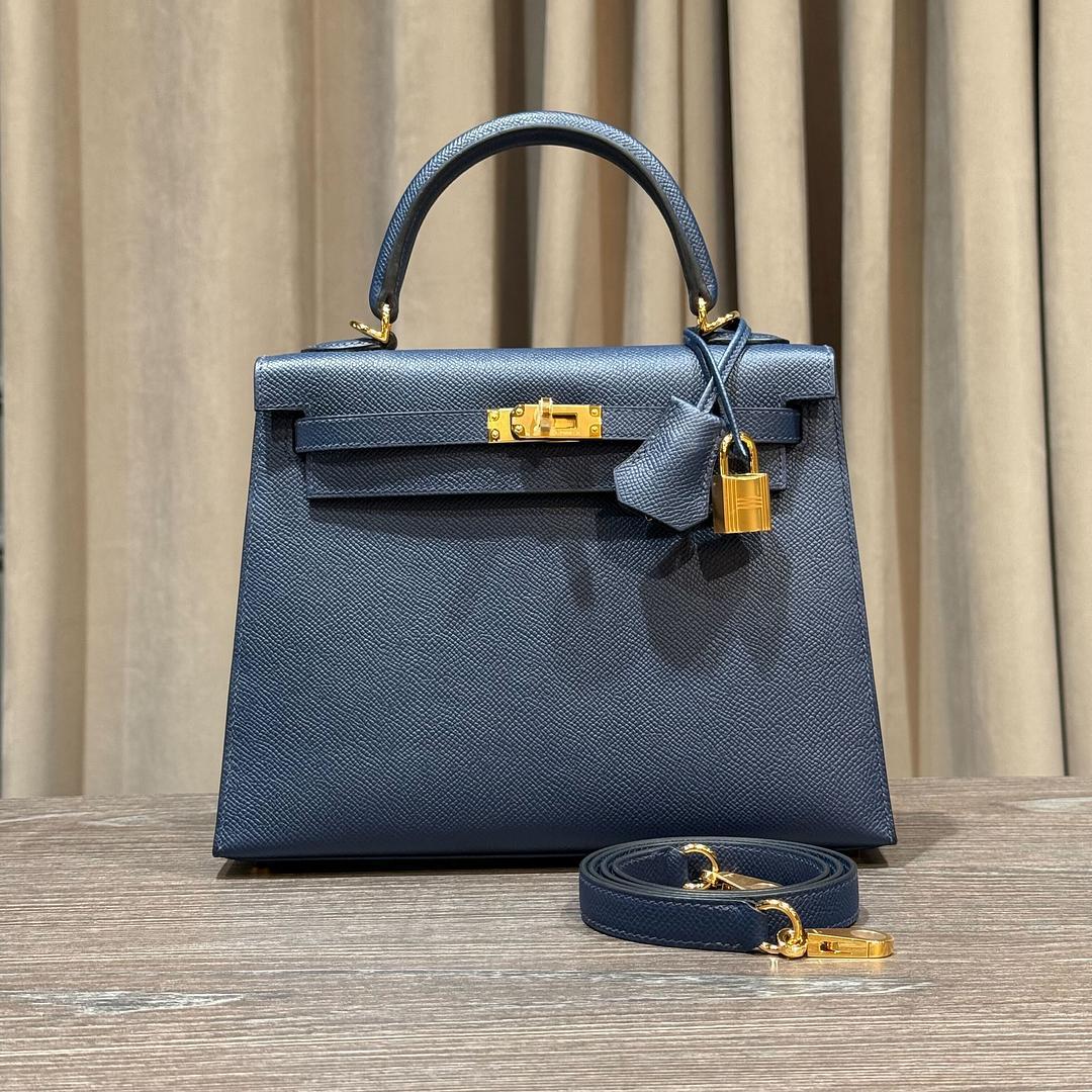 Hermès Blauer Saphir Kelly Sellier 25 Epsom Gold Hardware (Schwarz) im Angebot