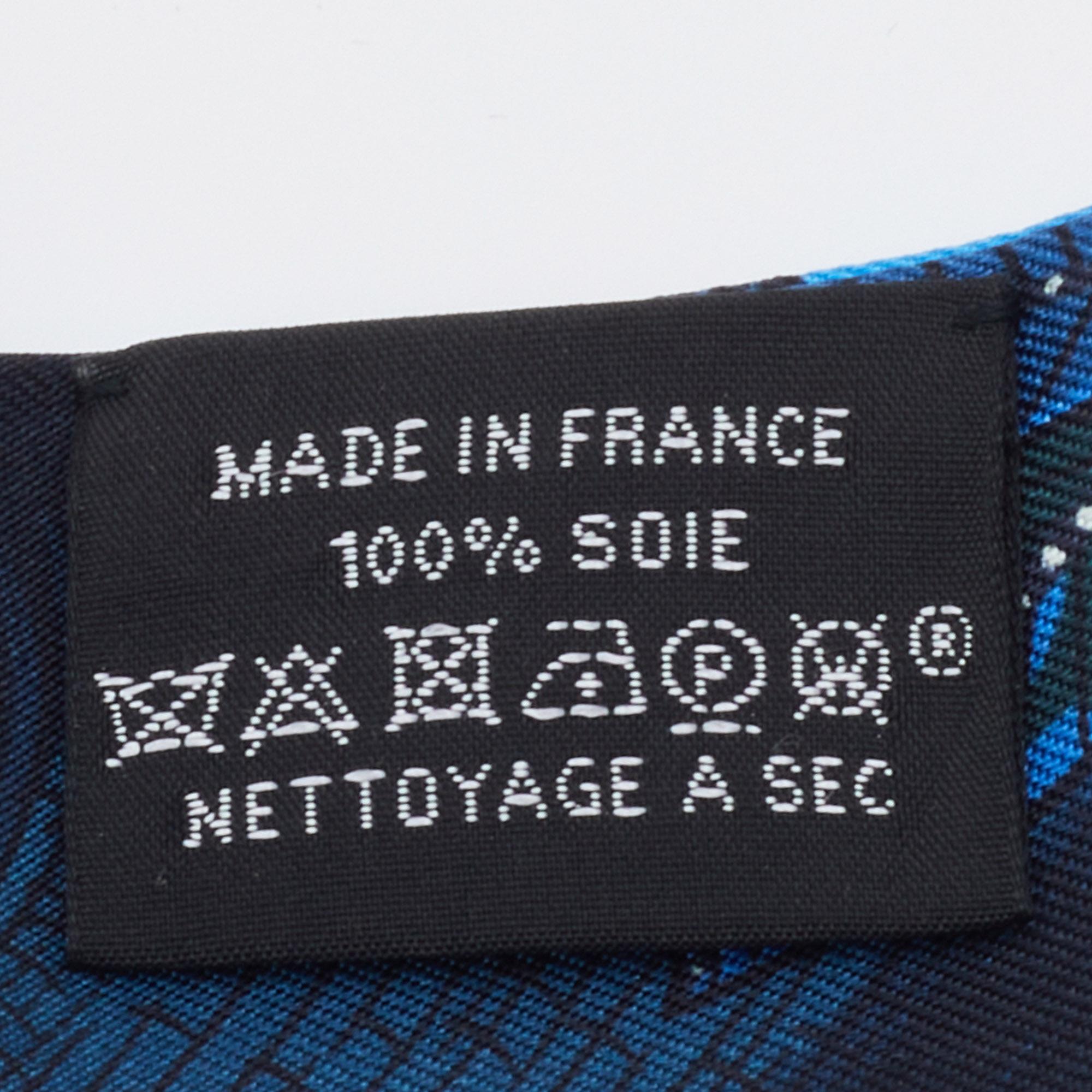 Hermès Blue Tree Of Song Silk Twilly In Excellent Condition In Dubai, Al Qouz 2
