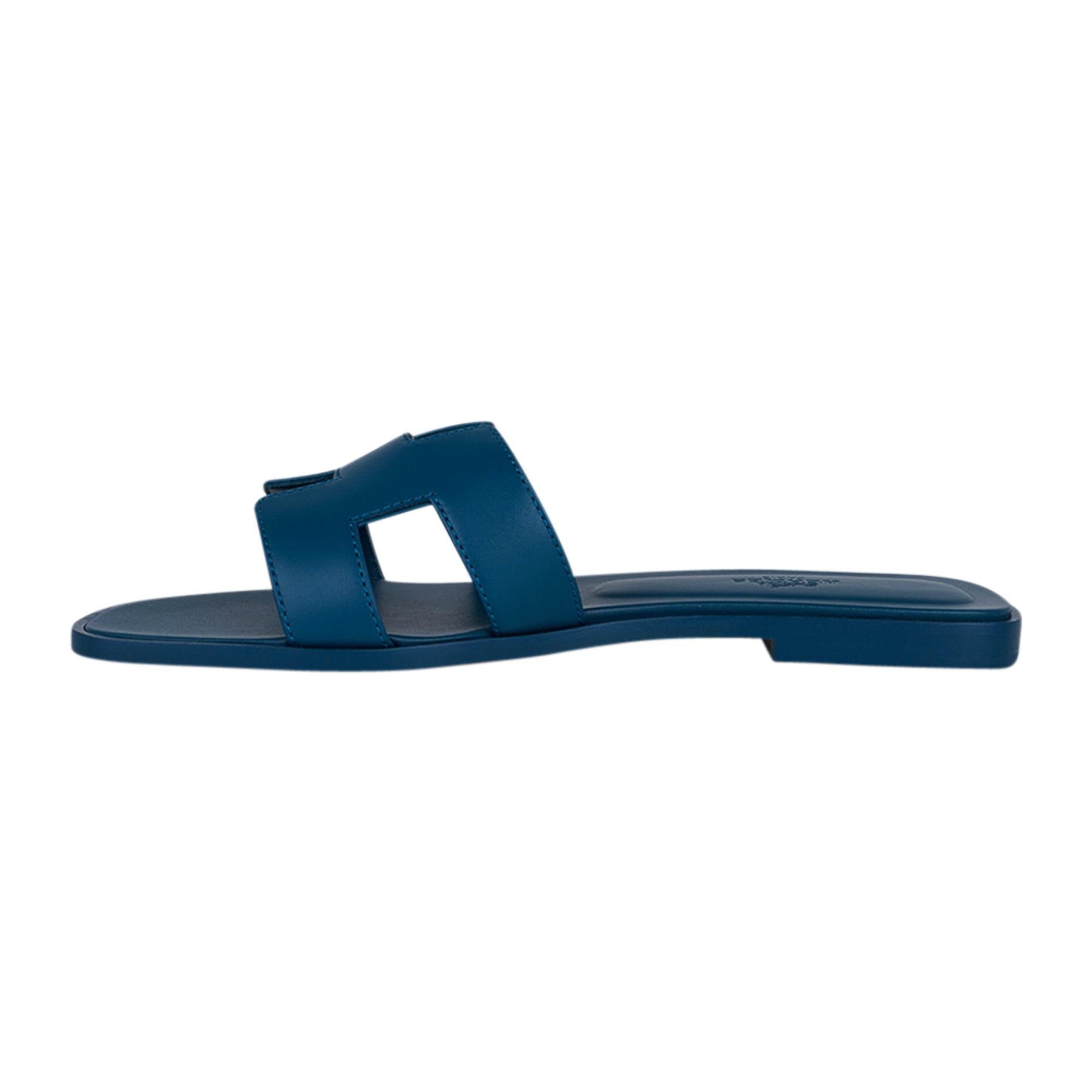 Women's Hermes Blue Velvet Oran Sandal Box Calfskin Leather Flat Shoes 40 For Sale