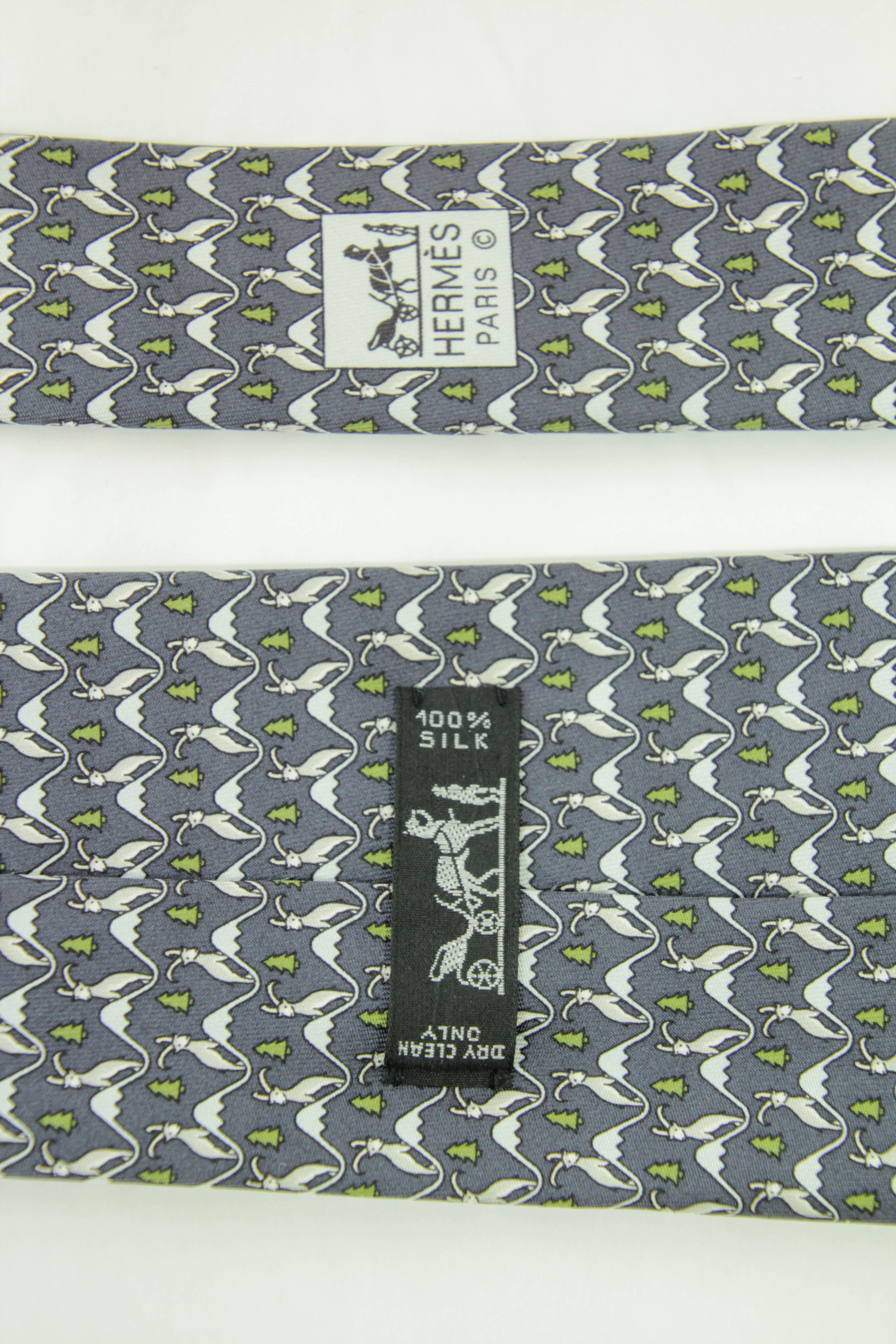 Black HERMES blue white green 100% silk goat mountain tree print formal tie For Sale