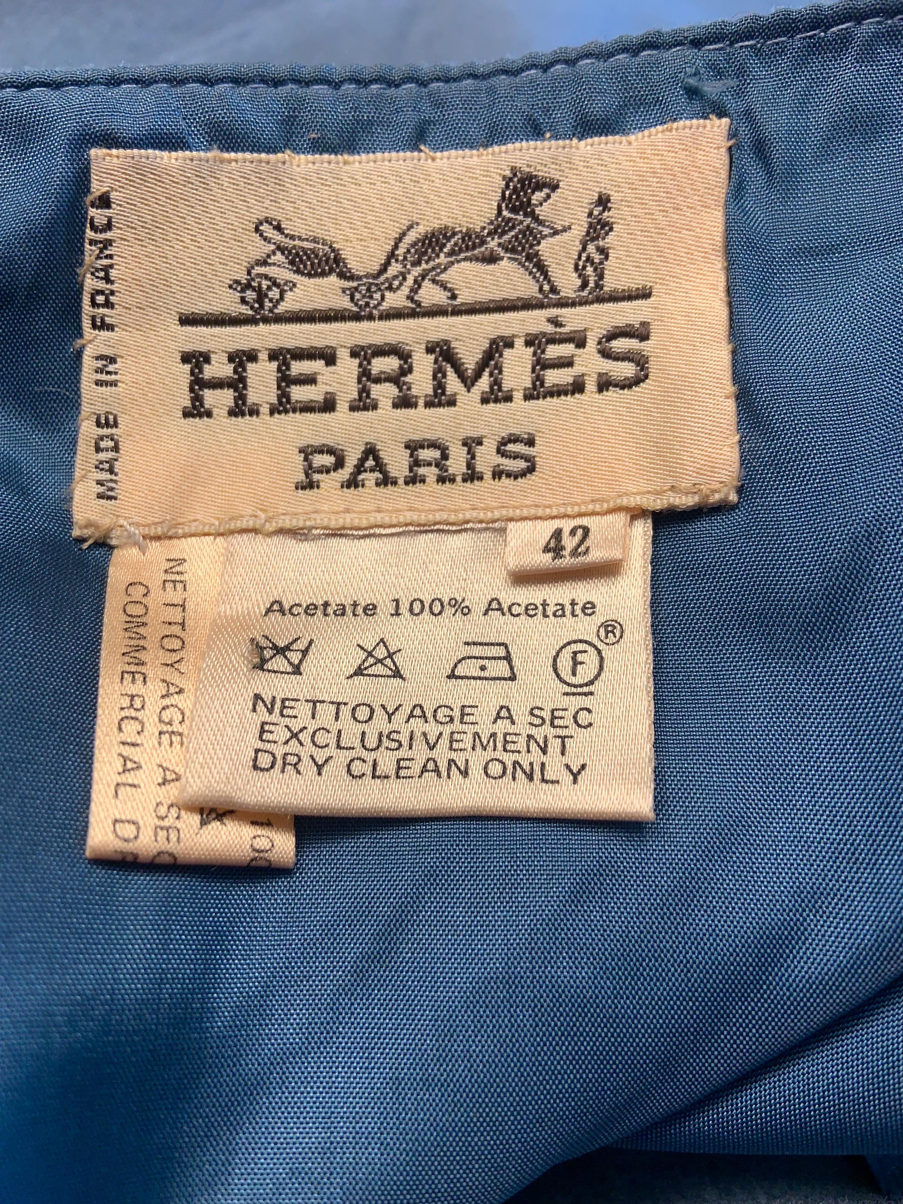 Hermes Blue Wool Skirt with Leather and Gold Tone Closure For Sale 6