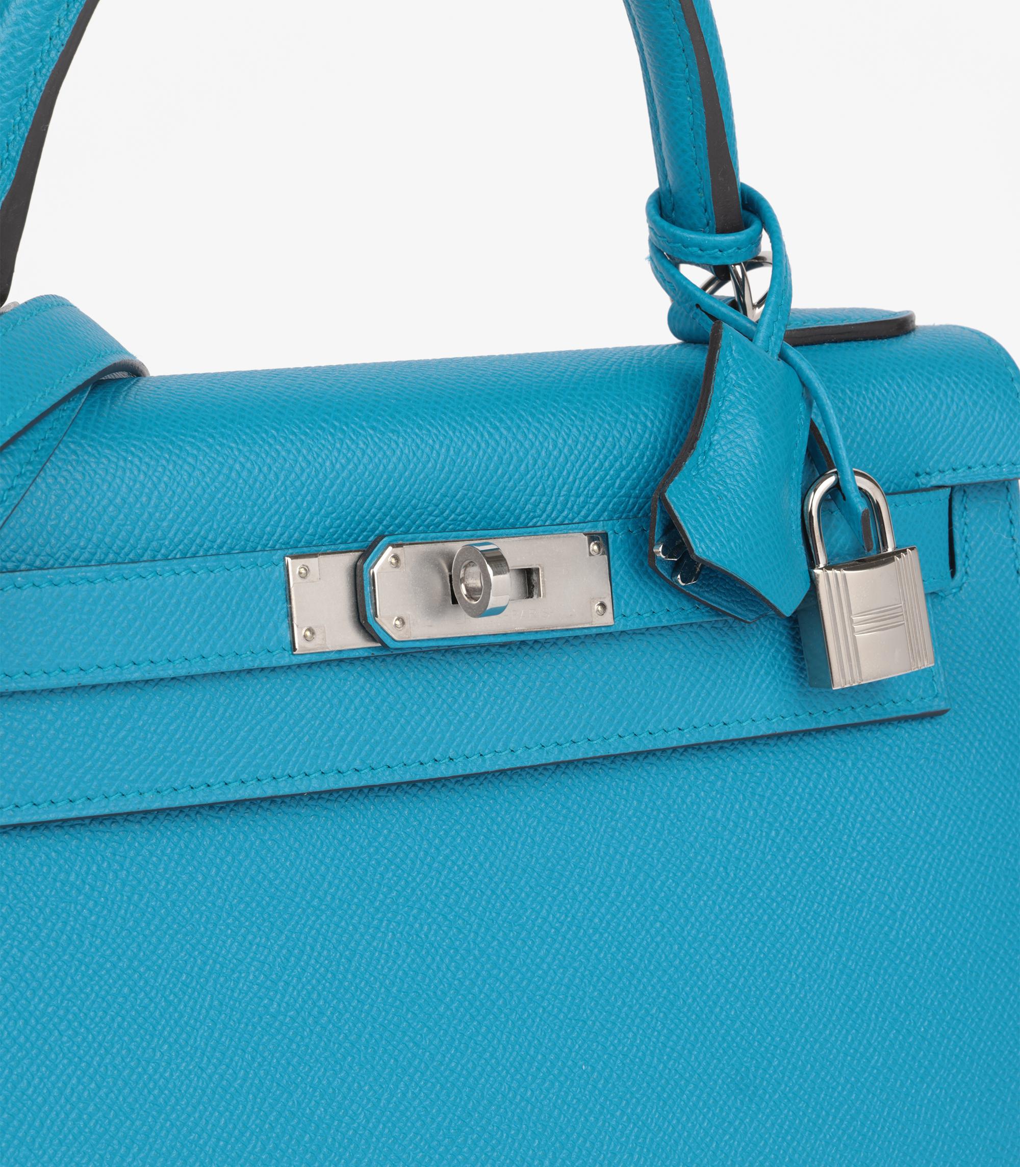 Hermès Blue Zanzibar Epsom Leather Kelly 28cm Sellier Pour femmes en vente