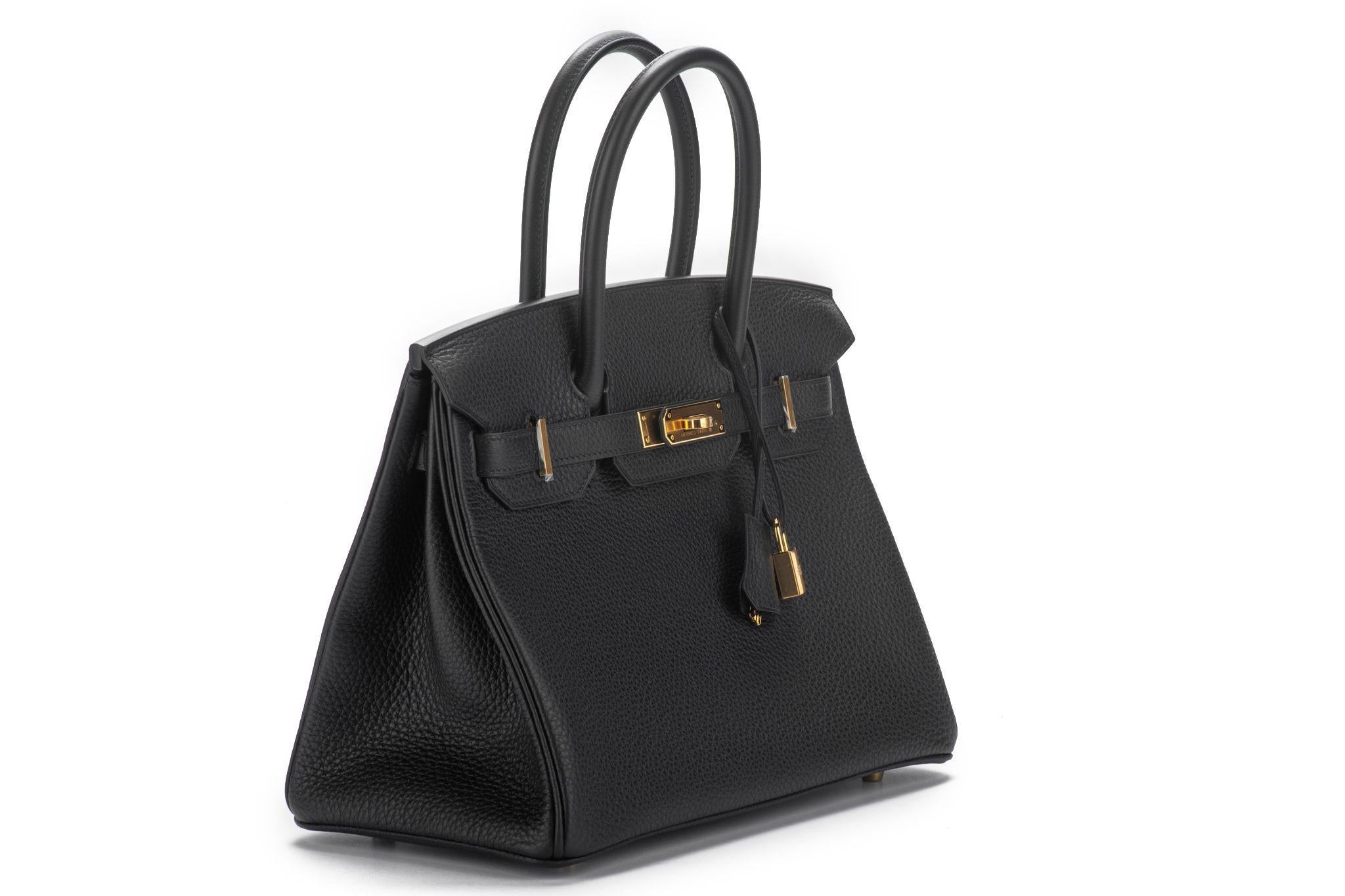 Hermès 30cm Birkin in black togo leather with gold tone hardware. Handle drop, 3.75