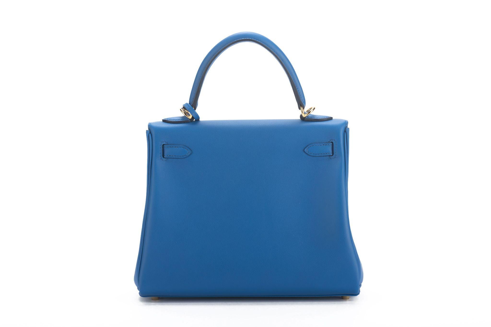 Hermes BNIB Kelly 25 Bleu France Swift Neuf - En vente à West Hollywood, CA