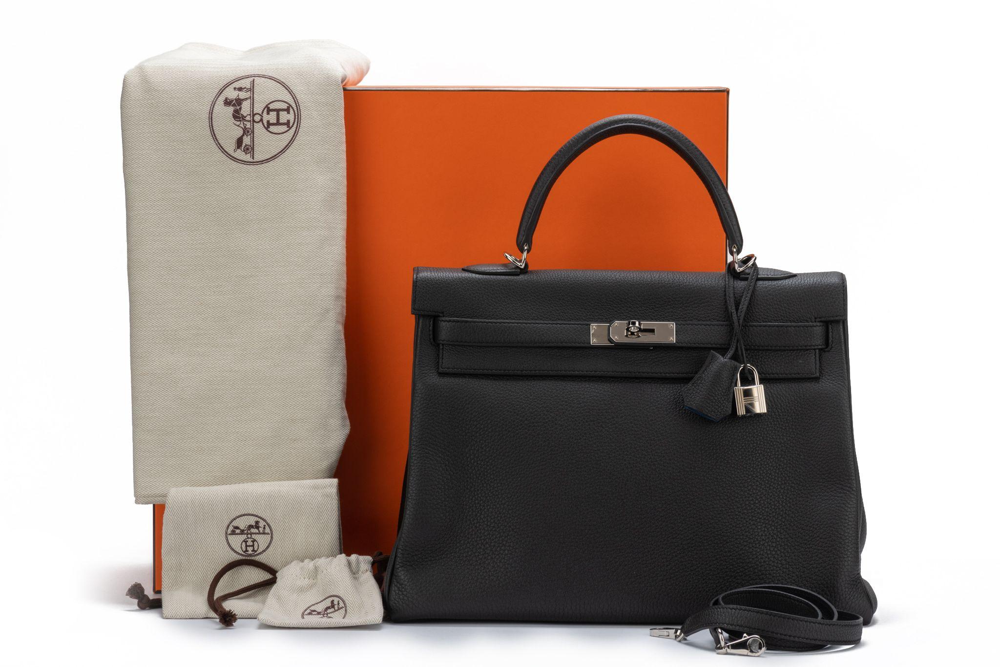 Hermès BNIB Kelly 35 Verso Noir/Bleu Pour femmes en vente