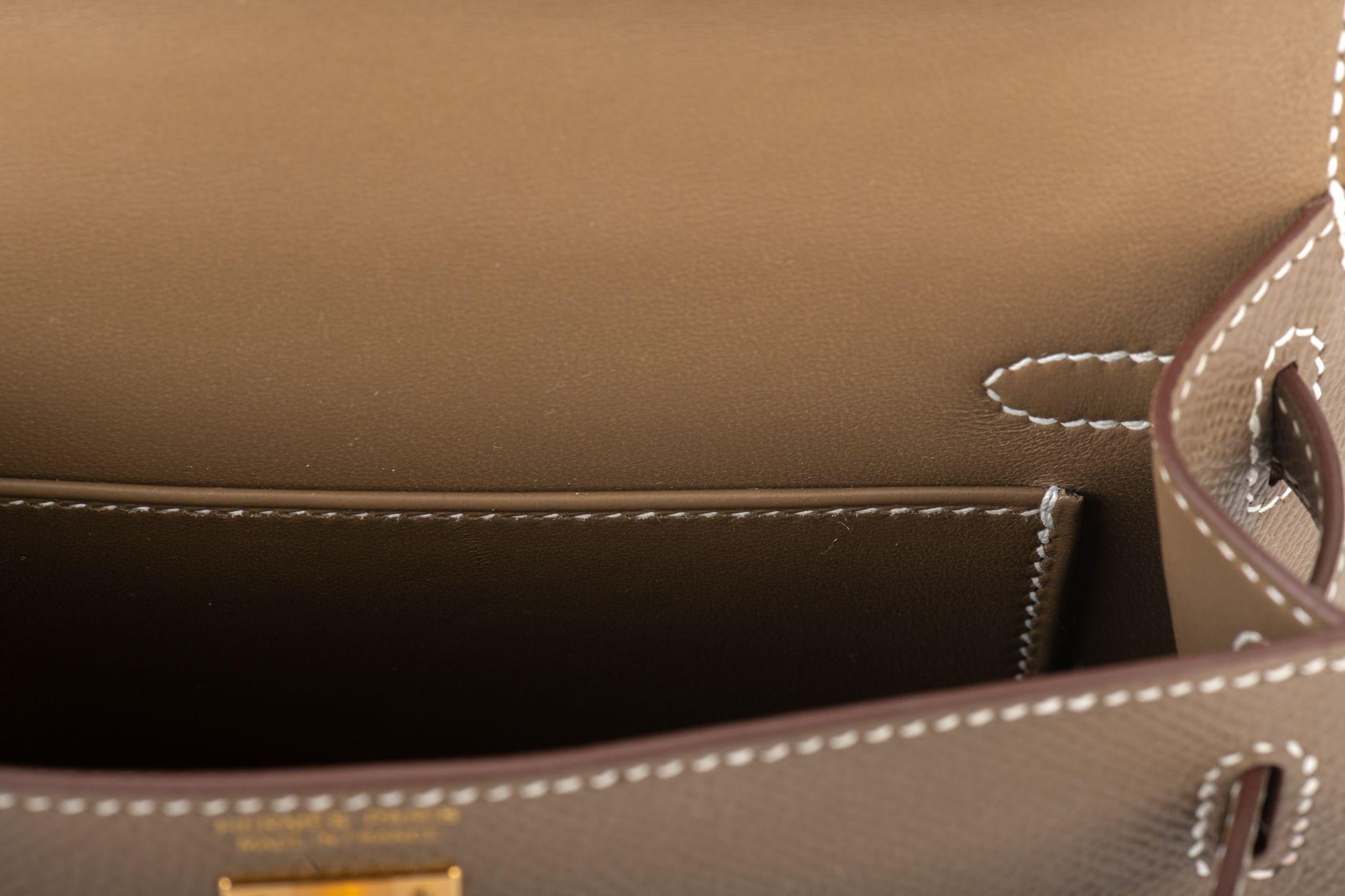 Hermès BNIB Rare Mini Kelly 20 Etoupe Epsom Gold For Sale 5