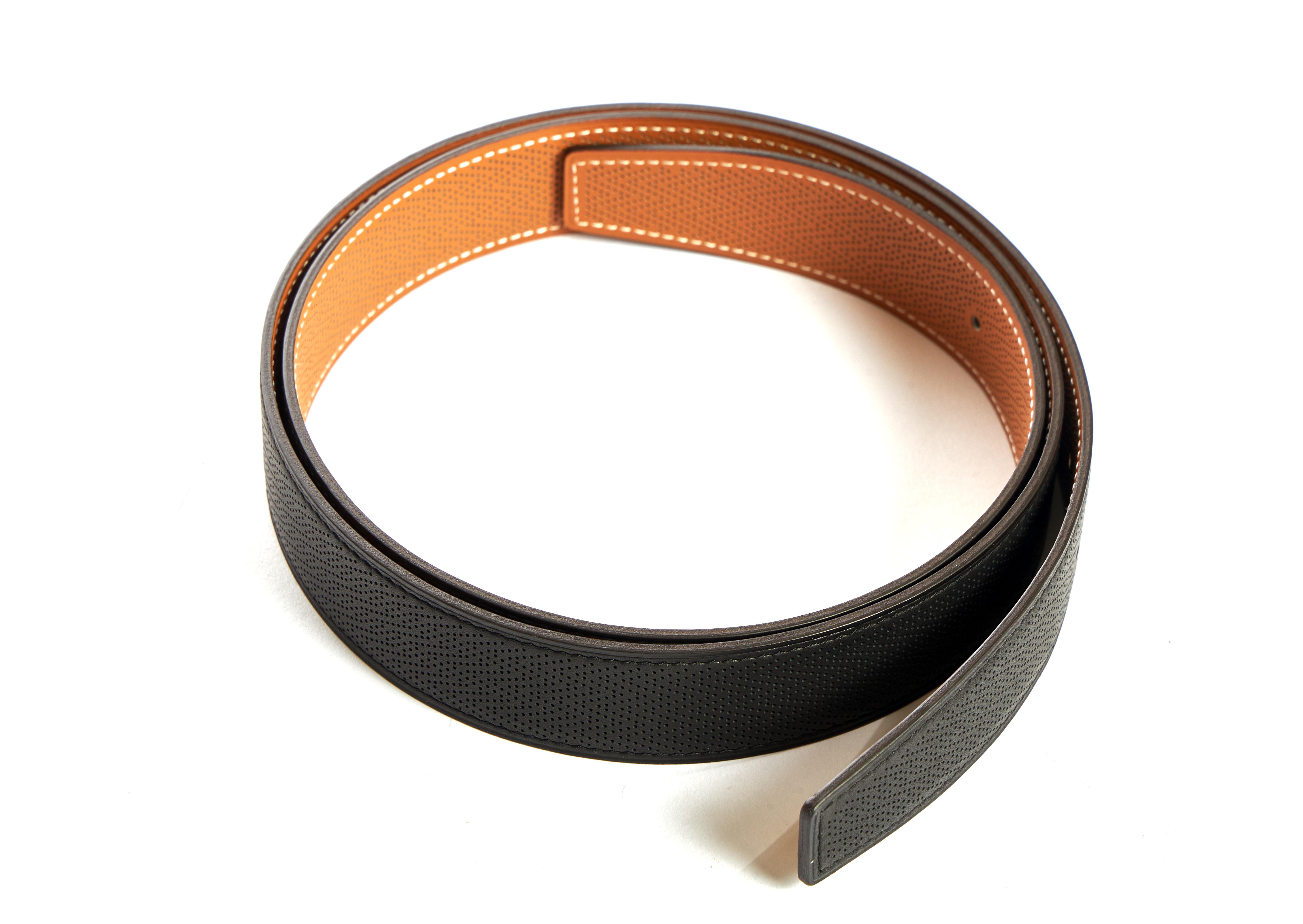 Hermès brand new limited edition reversible leather strap for medium 32mm H belt. Black and gold perforated leather. 100cm. Comes with original box.