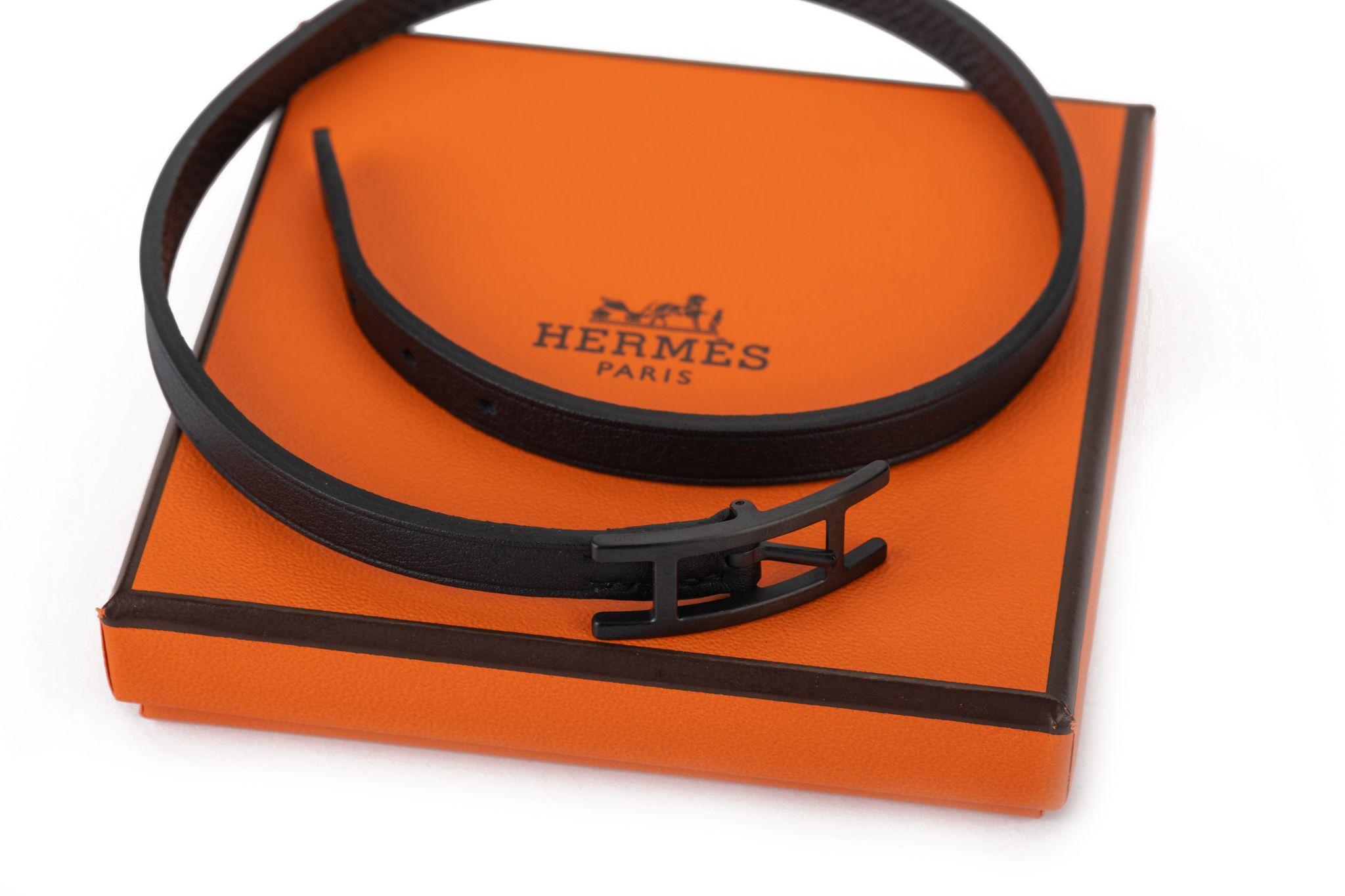 Hermès limitierte Auflage so schwarz Doppel Hapi-Armband. Brandneu mit Original-Schutzumschlag und -Box.