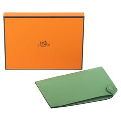 Hermès BNIB Vert Criquet Passport Cover