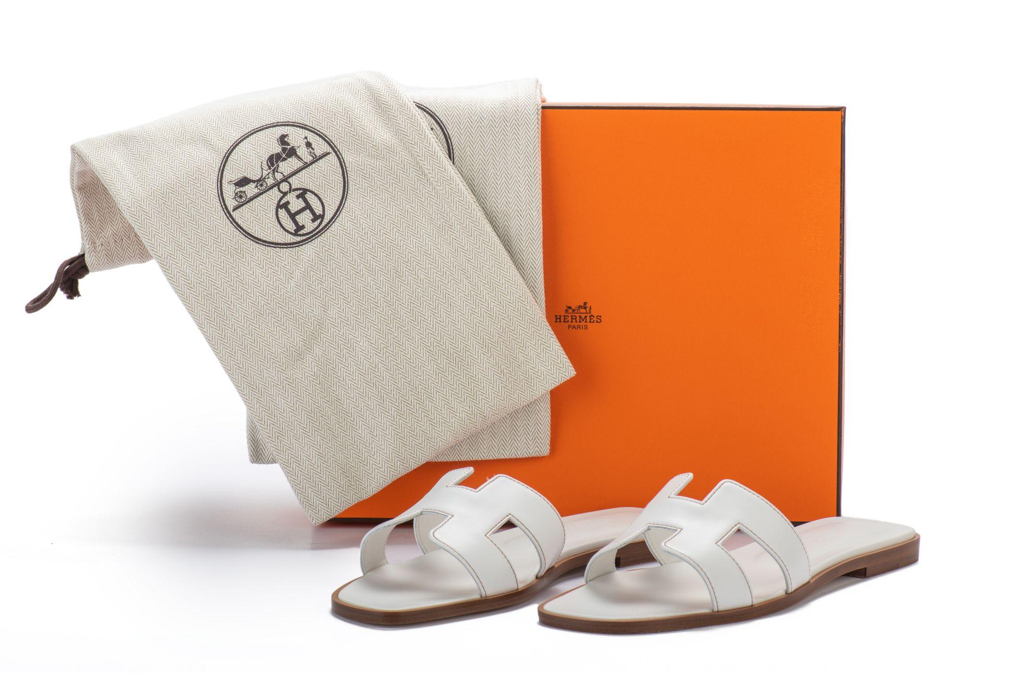 Gray Hermes BNIB White Calfskin Oran Sandals For Sale
