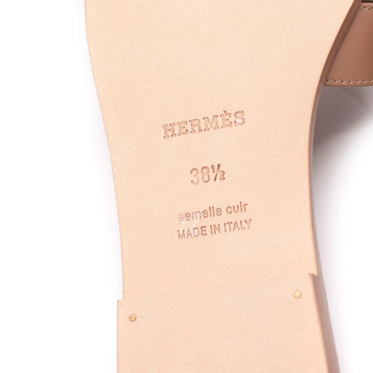 Hermès Bois de Santal Oran-Sandalen aus Kalbsleder - Seltene Farbgebung im Angebot 4