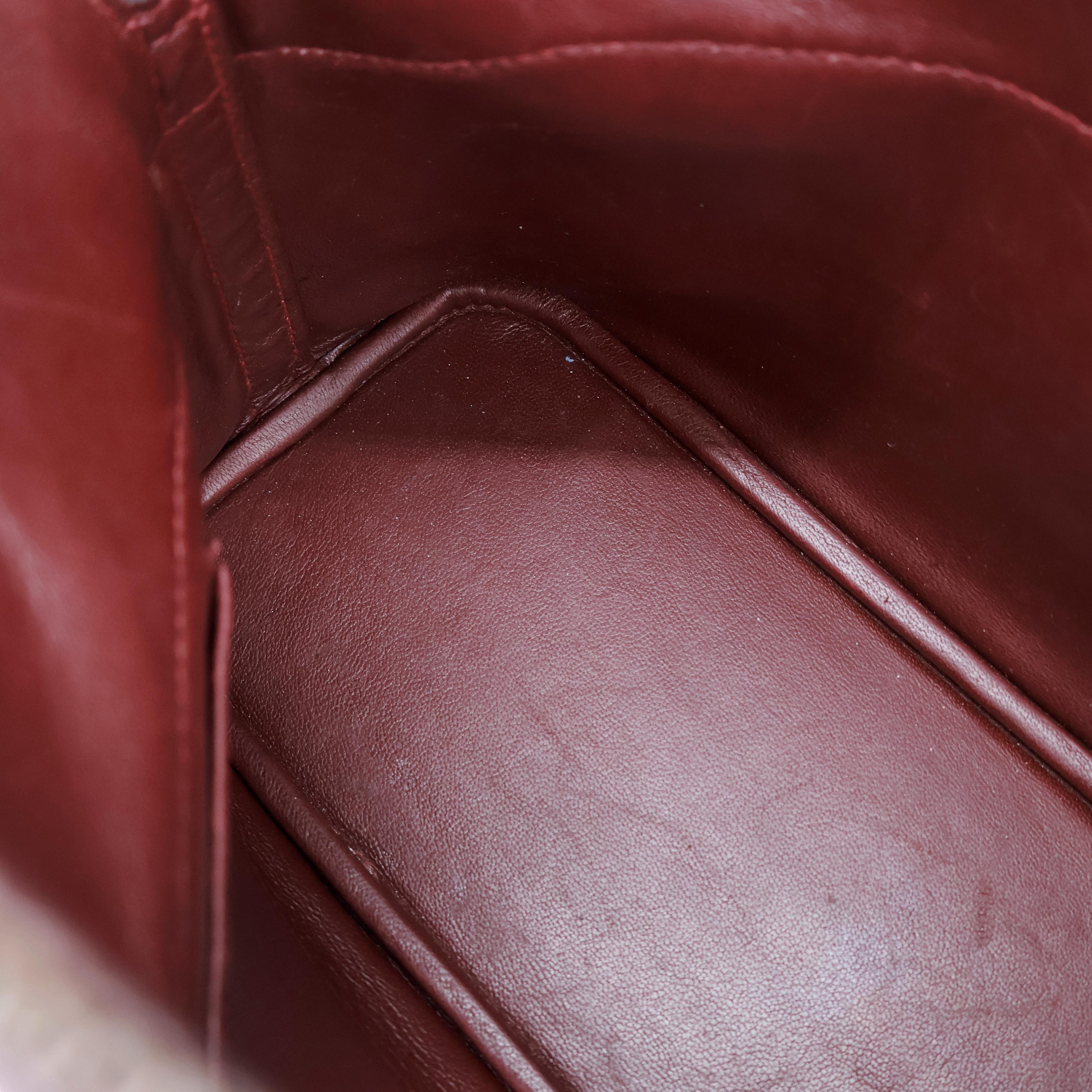 Sac Bolide Courchevel en cuir bordeaux de 27 cm avec quincaillerie en palladium, 1996 en vente 9