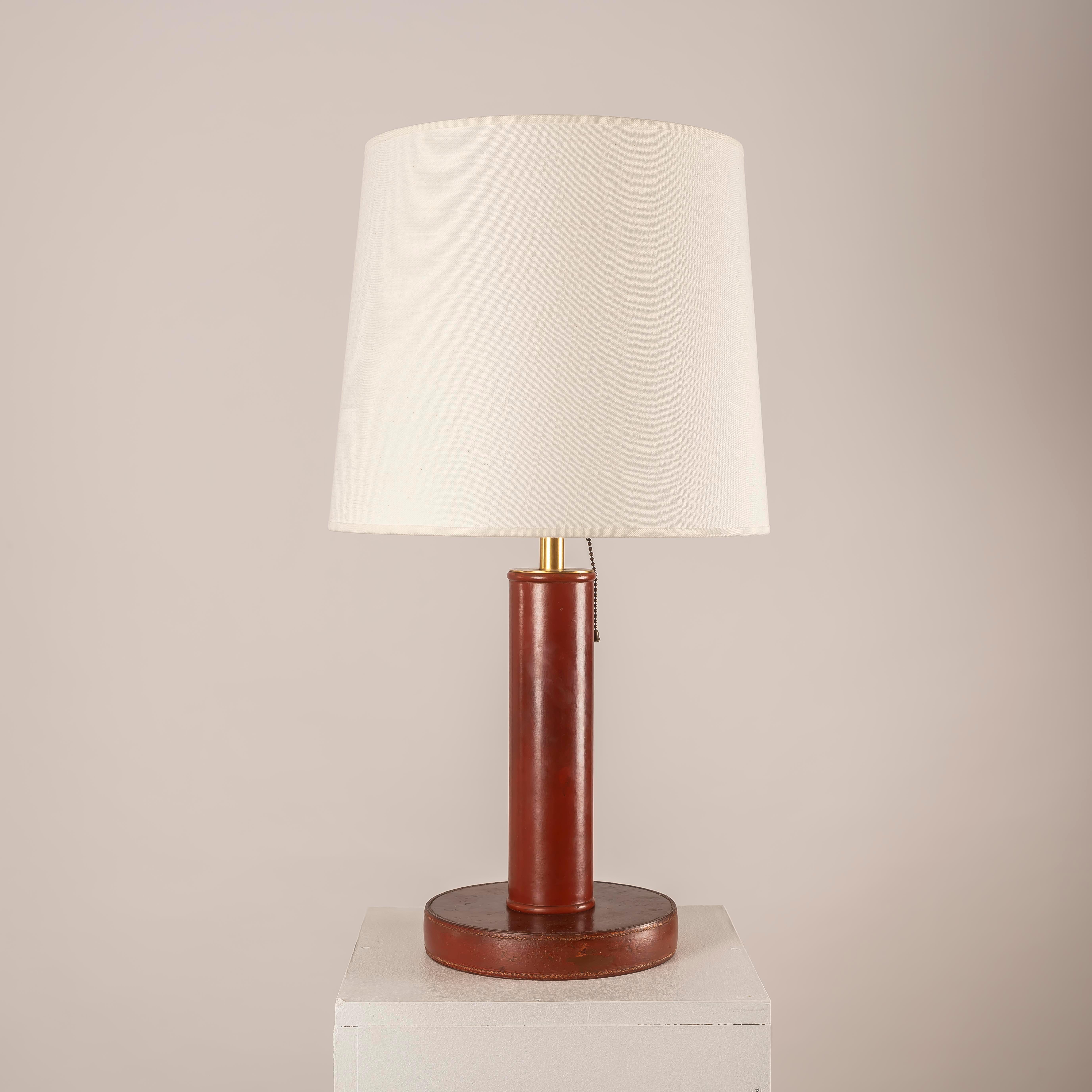 Lámpara de mesa Hermès de cuero burdeos atribuida a Dupre Lafon - Art Déco francés en venta 5