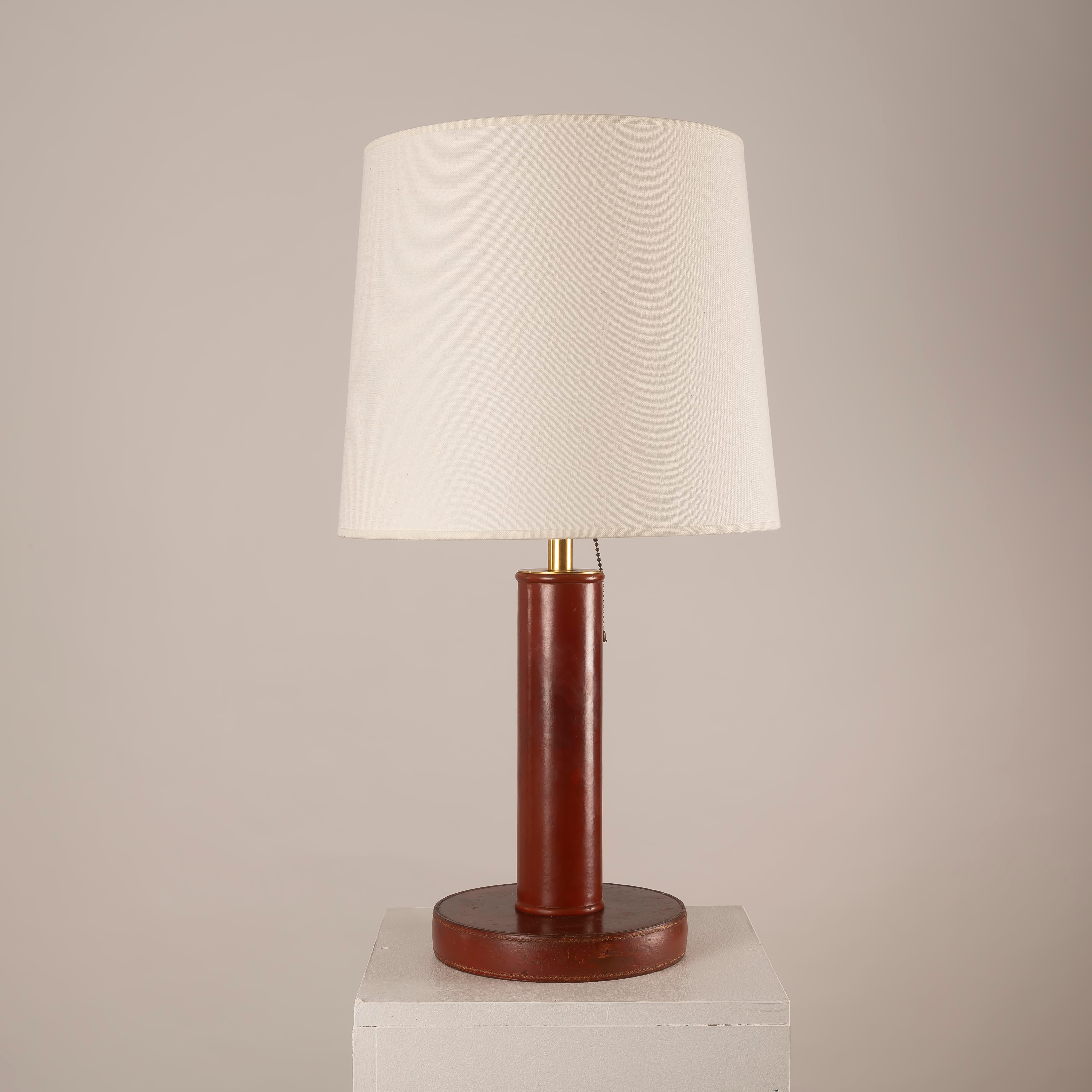 Lámpara de mesa Hermès de cuero burdeos atribuida a Dupre Lafon - Art Déco francés en venta 11