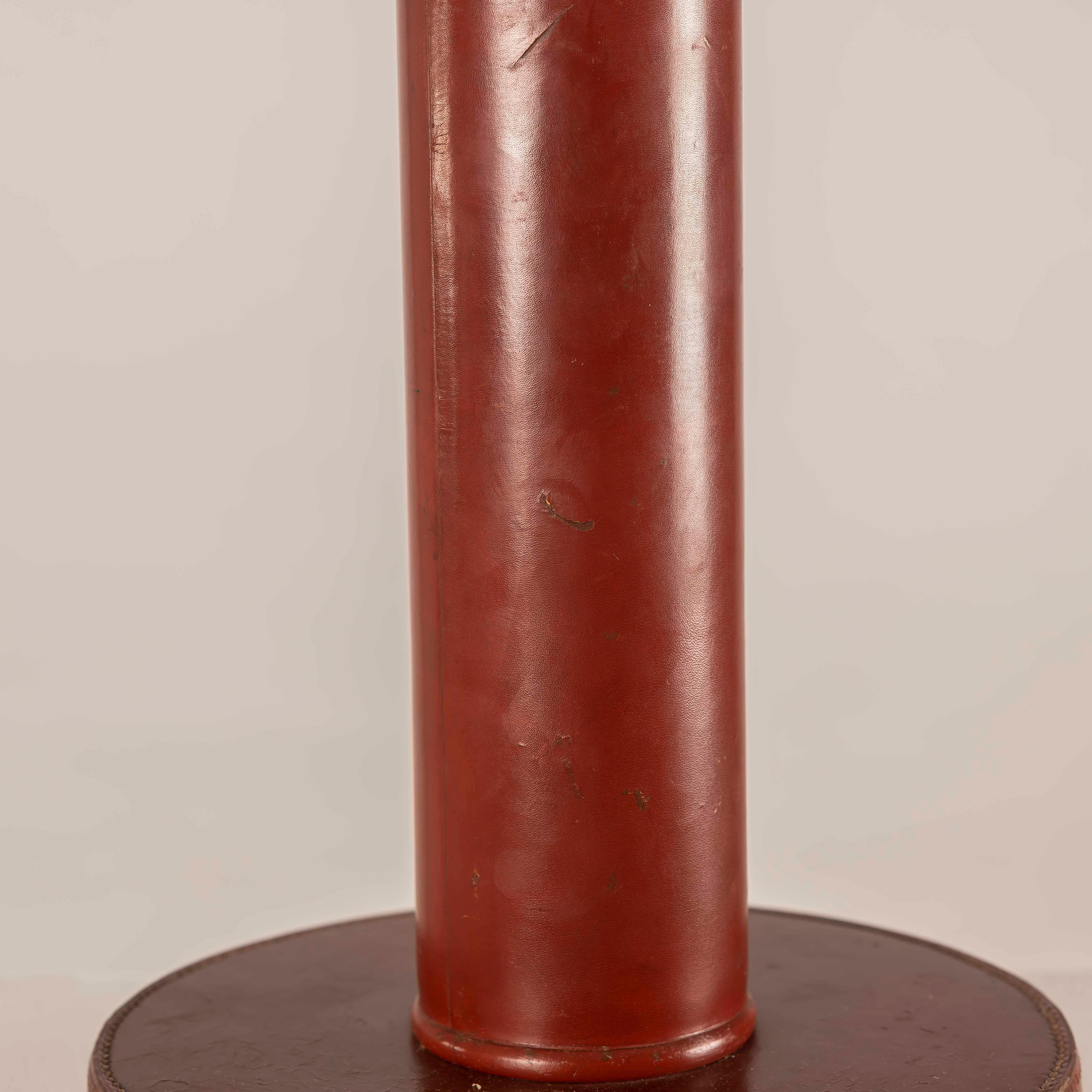 Lámpara de mesa Hermès de cuero burdeos atribuida a Dupre Lafon - Art Déco francés en venta 2