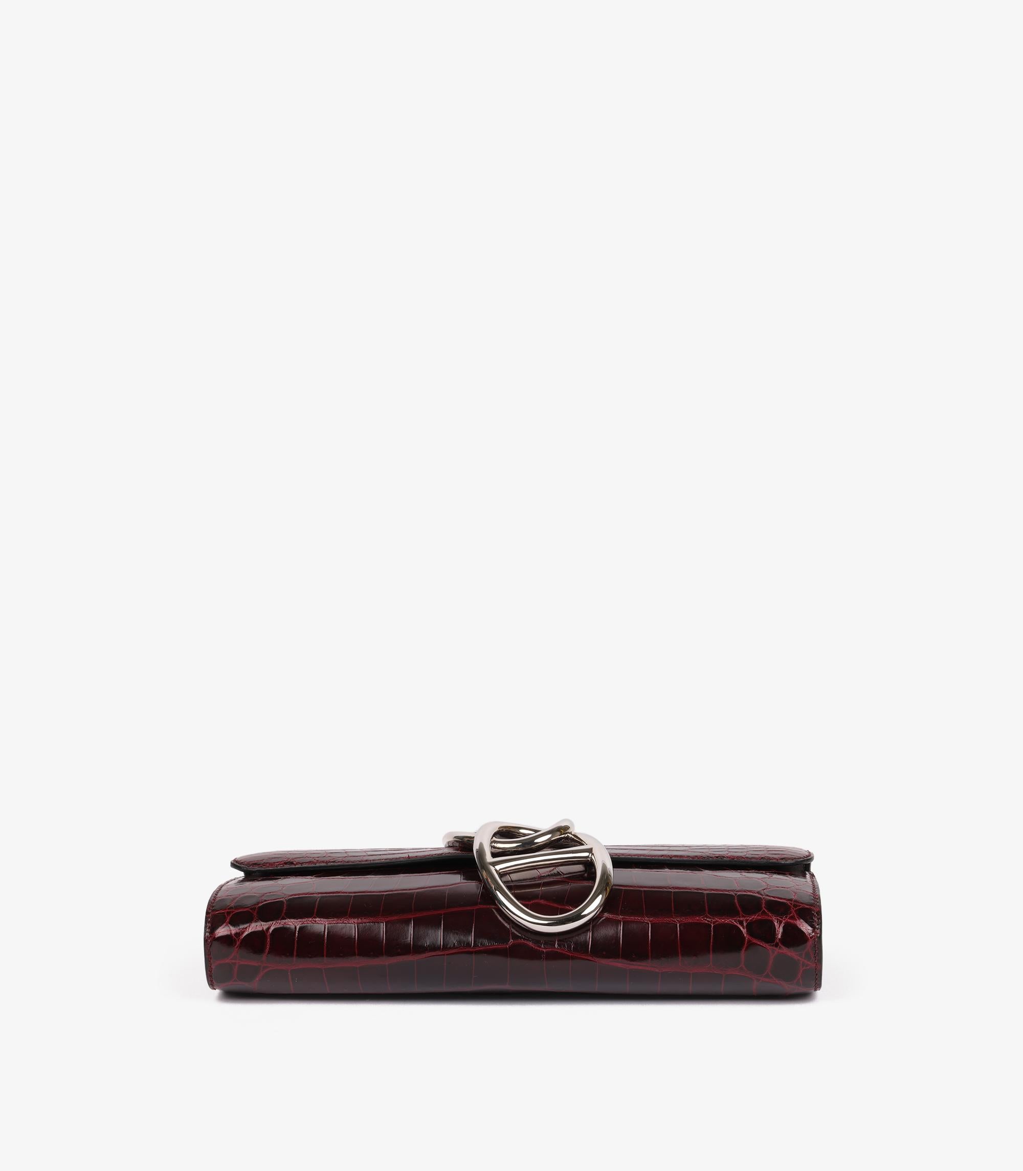 Hermès Bordeaux Shiny Niloticus Crocodile Leather Egee für Damen oder Herren im Angebot