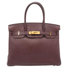 Hermes Bordeauxfarbene Birkin 30 Tasche aus Togo-Leder mit vergoldeten Beschlägen