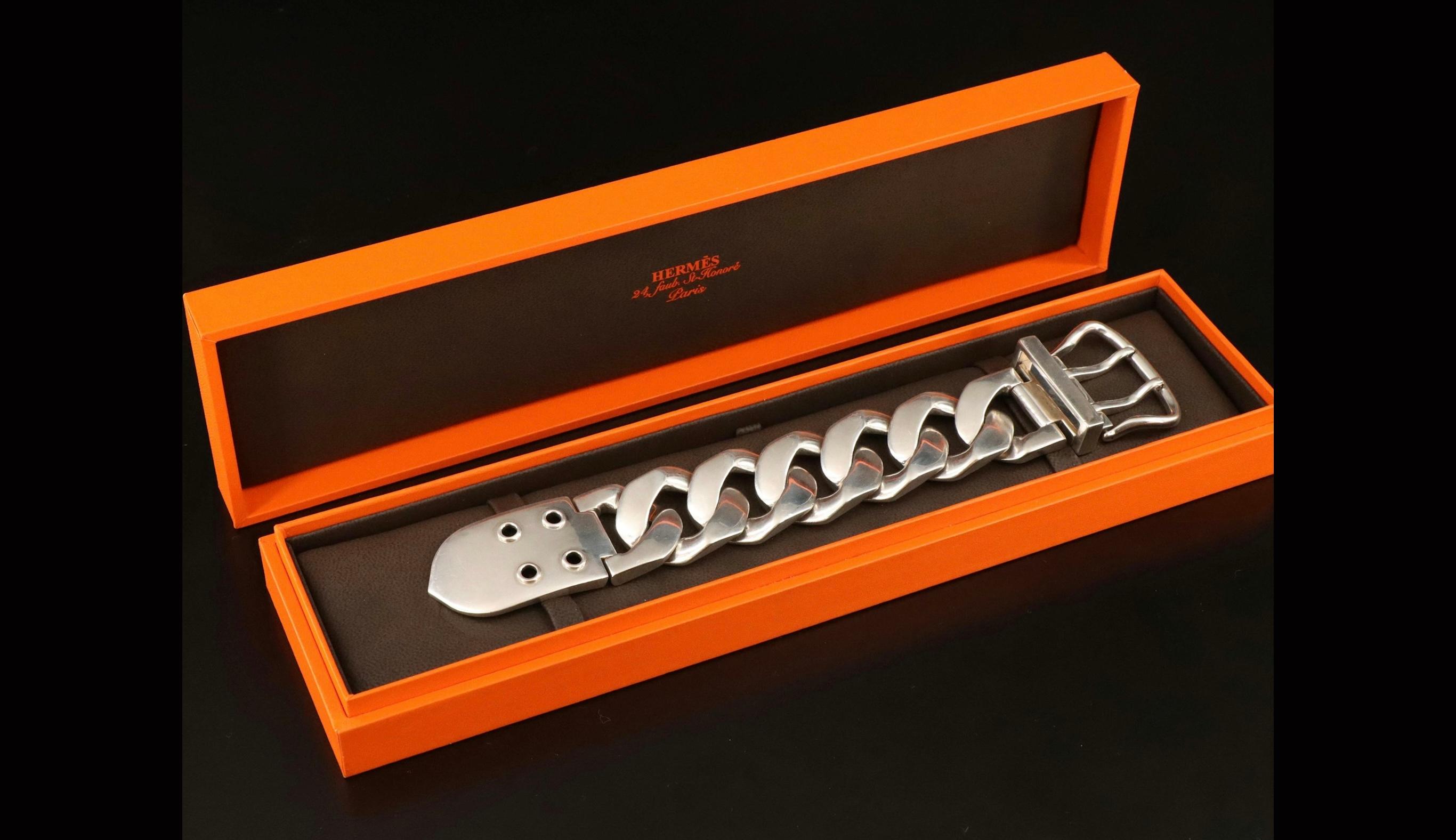 A beautiful Sterling Silver Hermes Boucle Sellier Chain link bracelet. This is the rarer large link version with a double prong closure. The bracelet contains only 5 links and is a slightly shorter version. Please note the overall length is