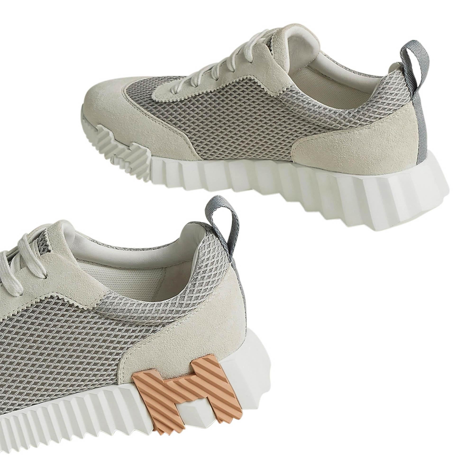 Hermes Bouncing Sneaker Gris Lulea and Blanc 37 / 7 For Sale 2