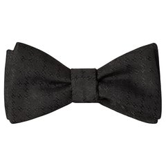 Hermès - Cravate Faconnee en soie noire avec nœud papillon, neuve, taille H