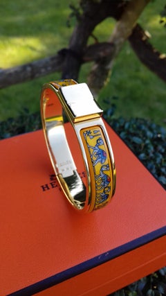 Hermès Bracelet Clic Clac Version Enamel and Ghw Camel Narrow PM RARE