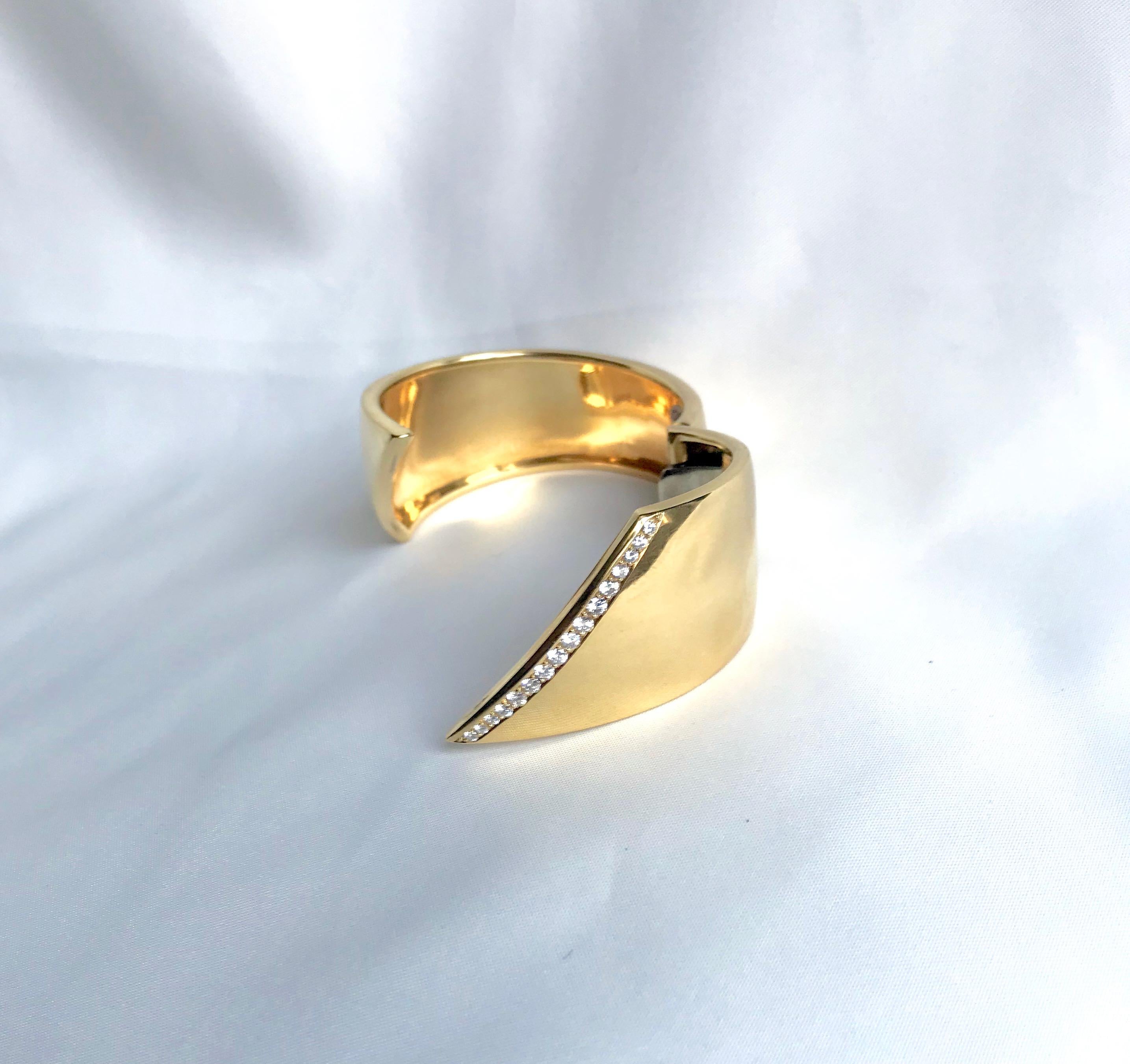 Donna Bracciale Hermes in oro giallo 18 carati e linea di diamanti in vendita