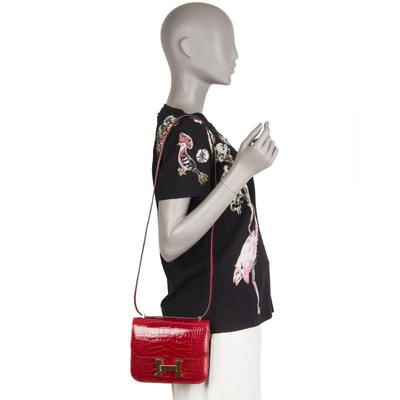 HERMES Braise rouge Alligator brillant CONSTANCE 18 Sac à bandoulière en vente 4