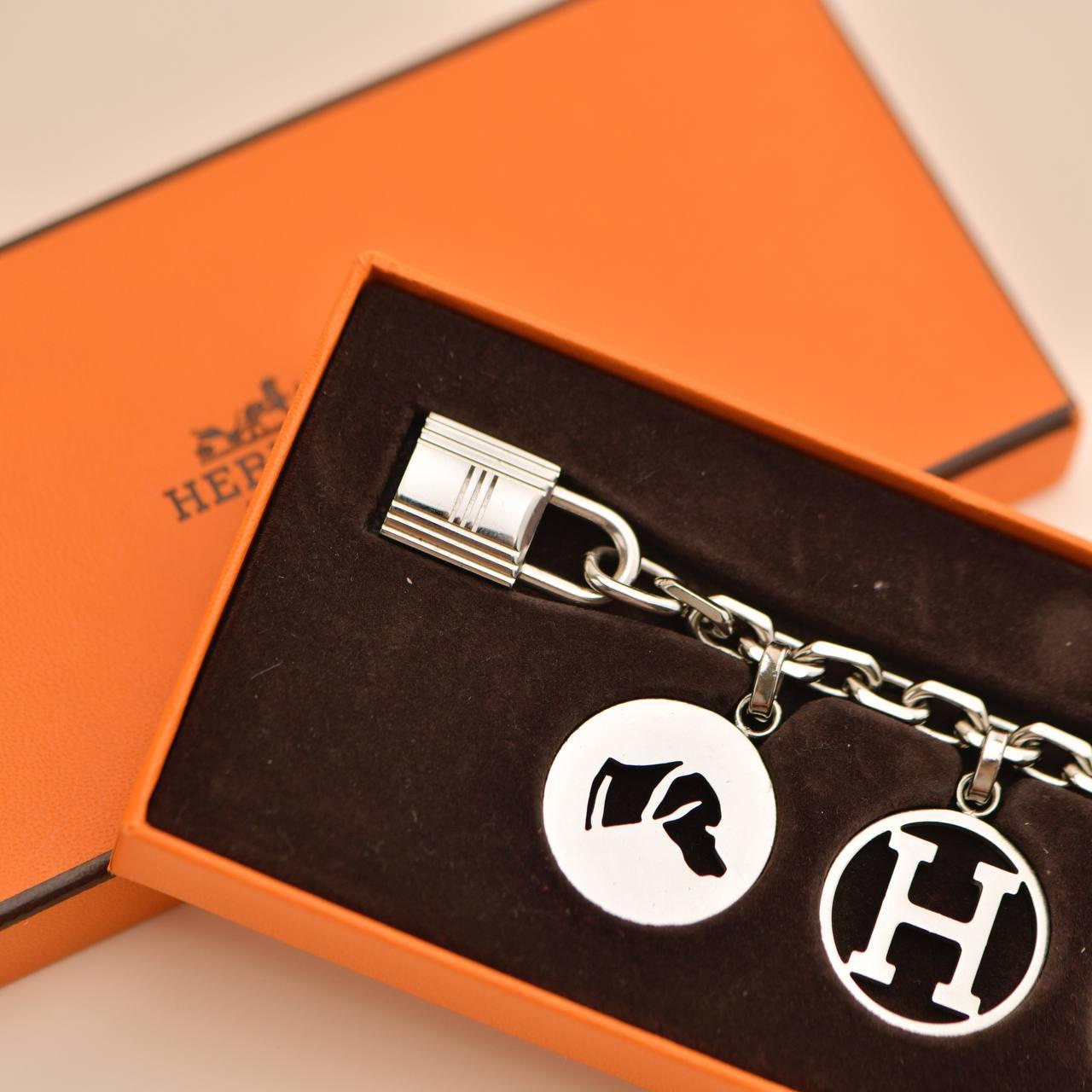 Hermès Breloque Olga Silver Bag Charm Amulette en vente 1