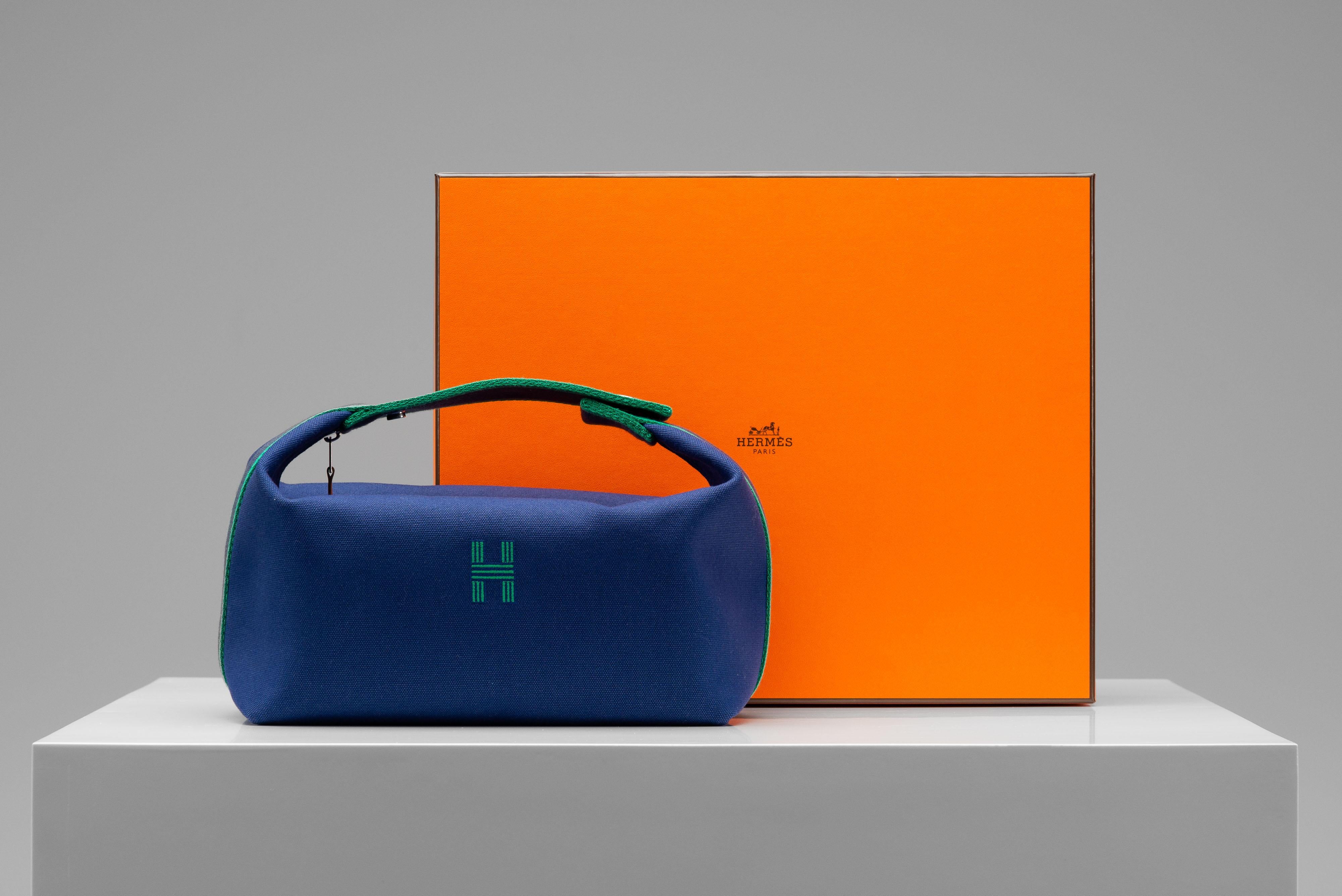 From the collection of SAVINETI we offer this Hermès bag:

- Brand: Hermes
- Model: Bride-a-Brac
- Color: Blue / Green
- Condition: New/ unused
- Year: 2024
- Extras: Full-Set

Authenticity is our core value at SAVINETI and this process meets our