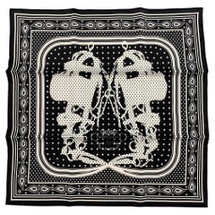 HERMÈS Brides de Gala - Écharpe bandana en soie noire et blanche